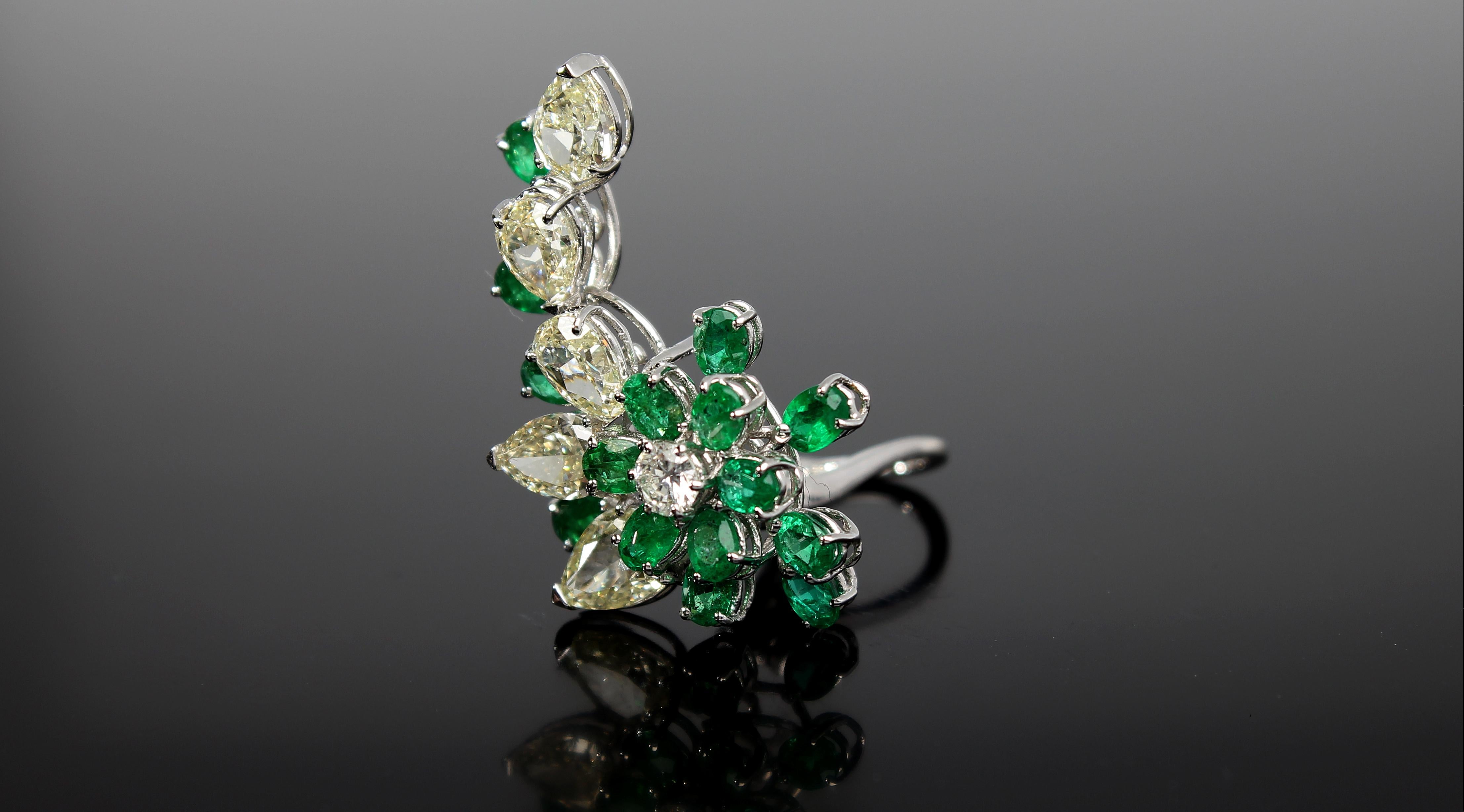 Pear Cut Cluster Earring of Diamonds and Pear-Cut Emeralds 18 Kt White Gold Made in Italy