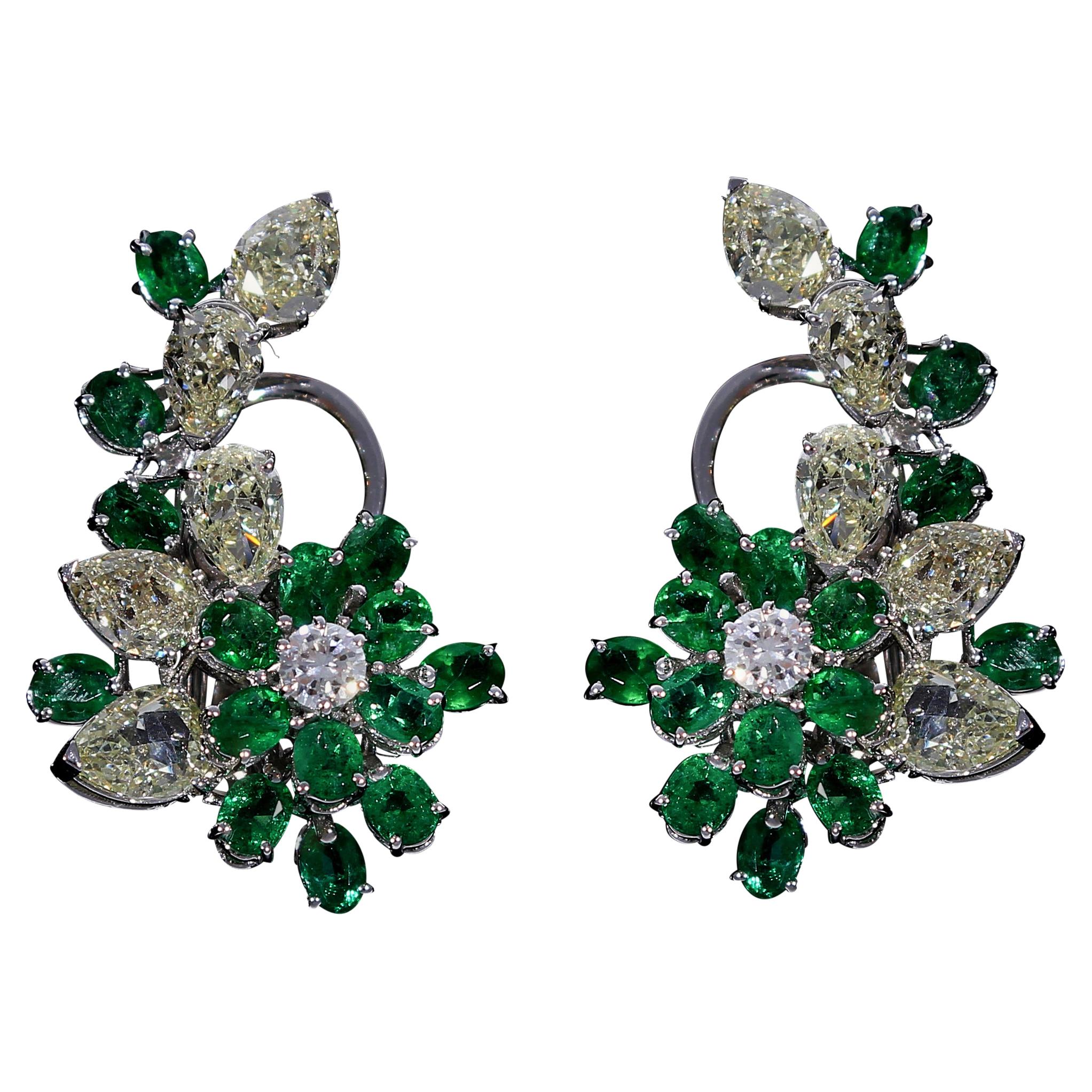 Cluster Earring of Diamonds and Pear-Cut Emeralds 18 Kt White Gold Made in Italy