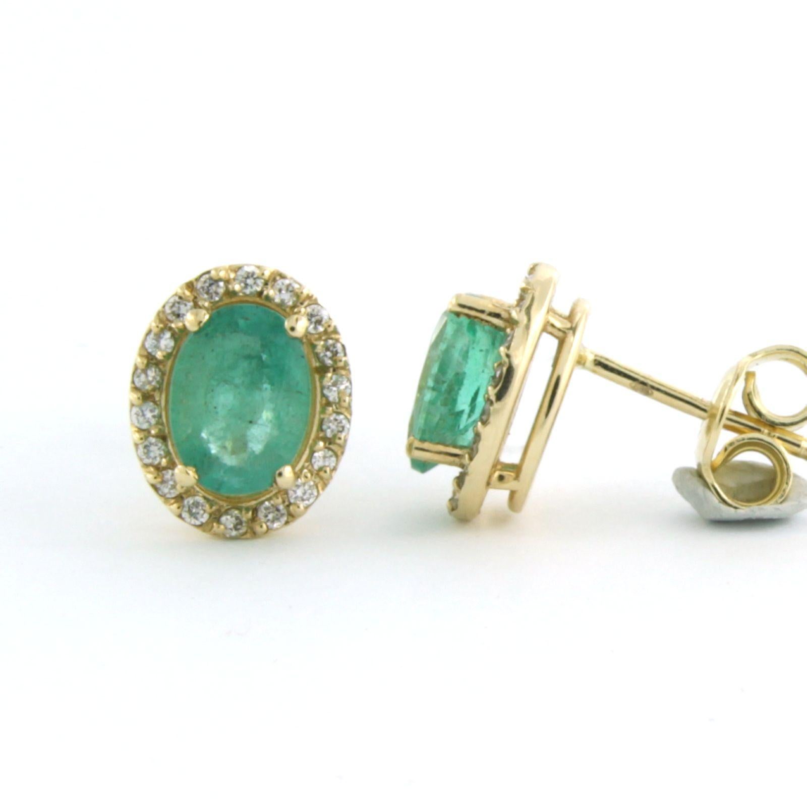 Modern Cluster Earrings set with Emerald and diamonds 14k yellow gold For Sale