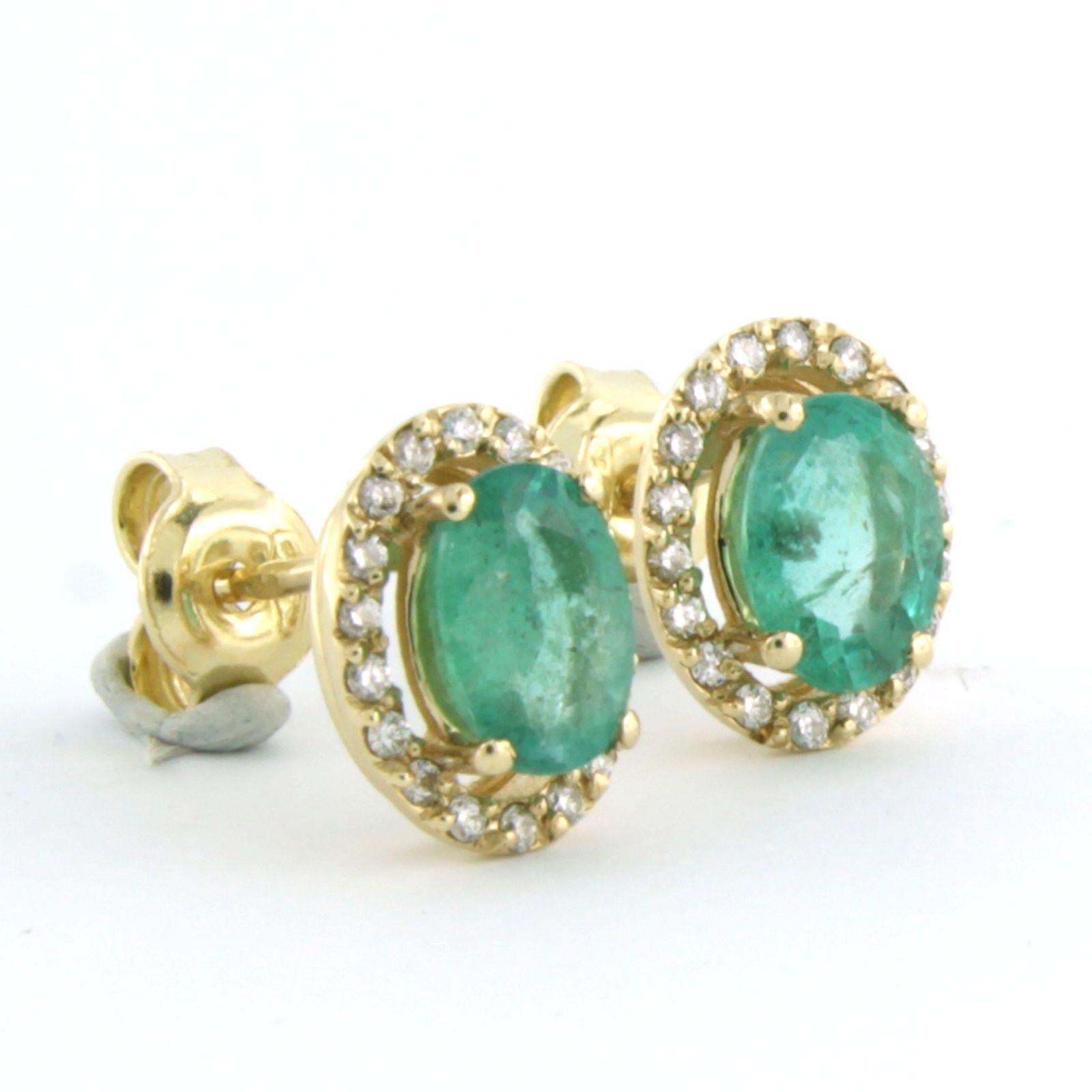 Cluster Earrings set with Emerald and diamonds 14k yellow gold In New Condition For Sale In The Hague, ZH