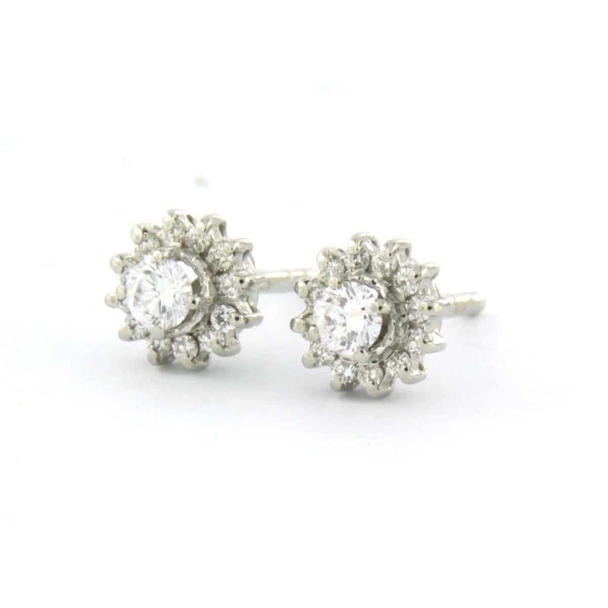 Boucles d'oreilles Cluster studs avec diamants taille brillant jusqu'à 0.34ct Or blanc 18k Neuf - En vente à The Hague, ZH