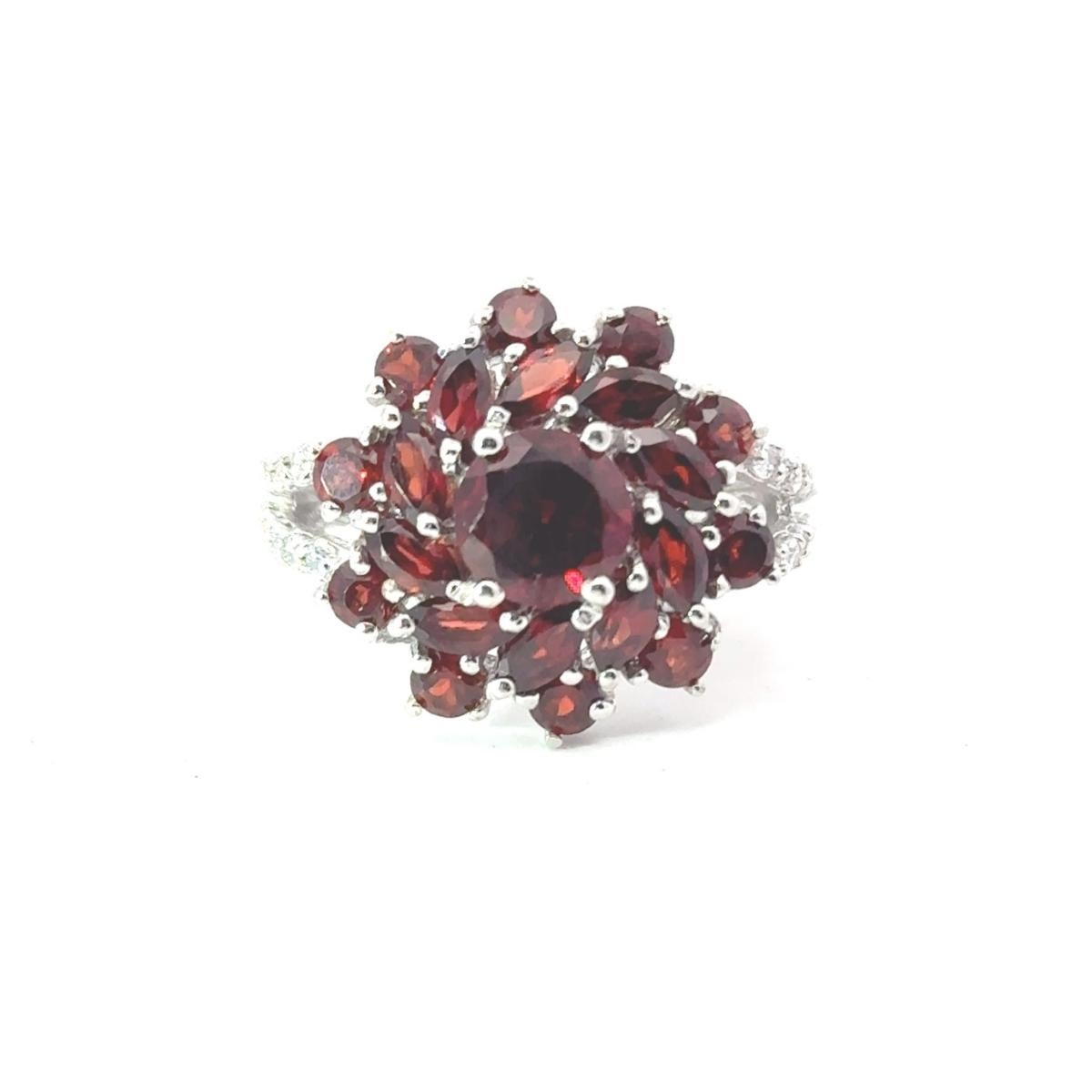 For Sale:  Cluster Garnet Cocktail Ring in Red Gemstone Vintage Ring Gift for Mom in Silver 6