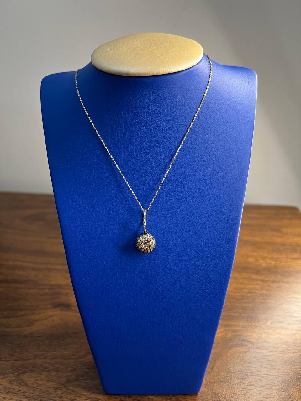 Cluster Halo of Cognac Champagne Fancy Diamonds Collana con catena in oro 14K In condizioni Nuovo in vendita a Oakton, VA