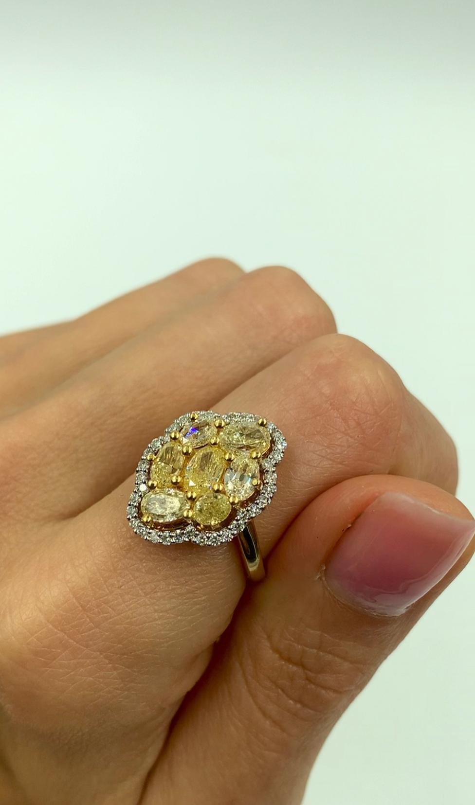 Women's Cluster Natural  Fancy 2.73 Carats Yellow Round Diamond 18K Gold Ring  For Sale