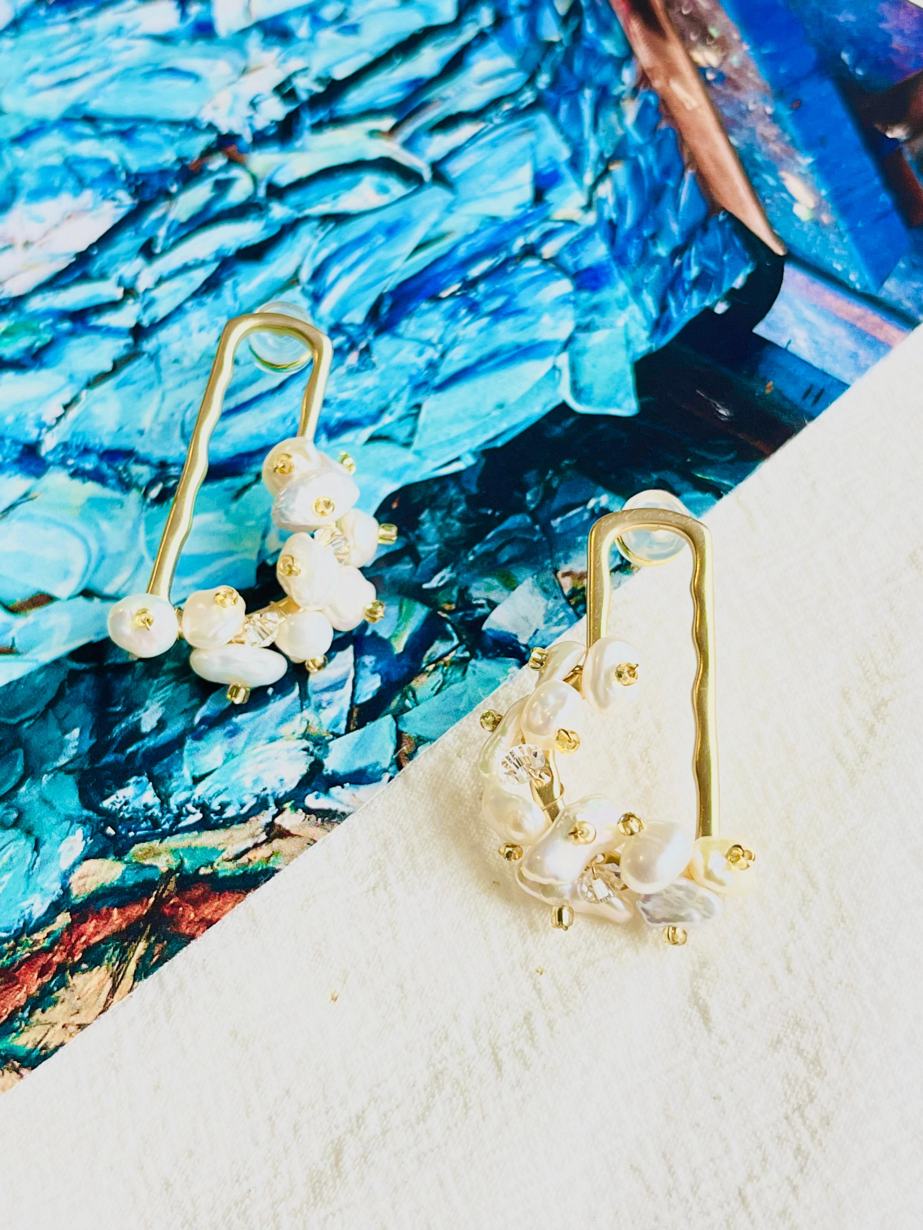 Cluster Natural White Irregular Pearls Rectangle Gold Half Hoop Pierced Earrings In New Condition For Sale In Wokingham, England