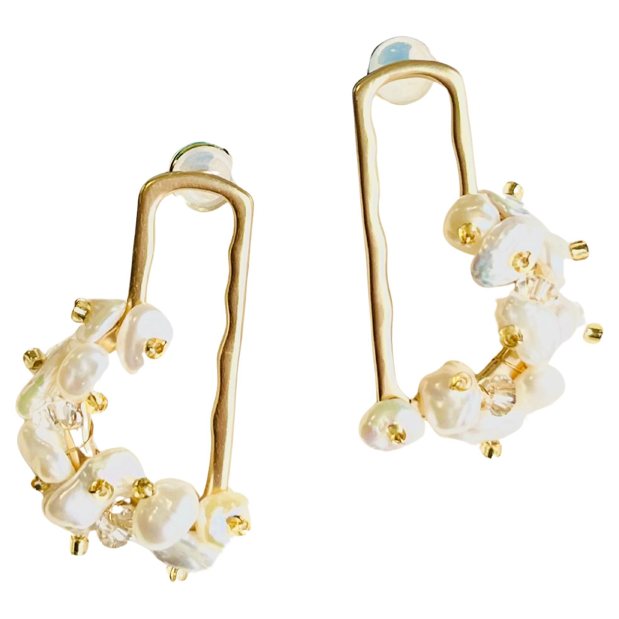 Cluster Natural White Irregular Pearls Rectangle Gold Half Hoop Pierced Earrings For Sale