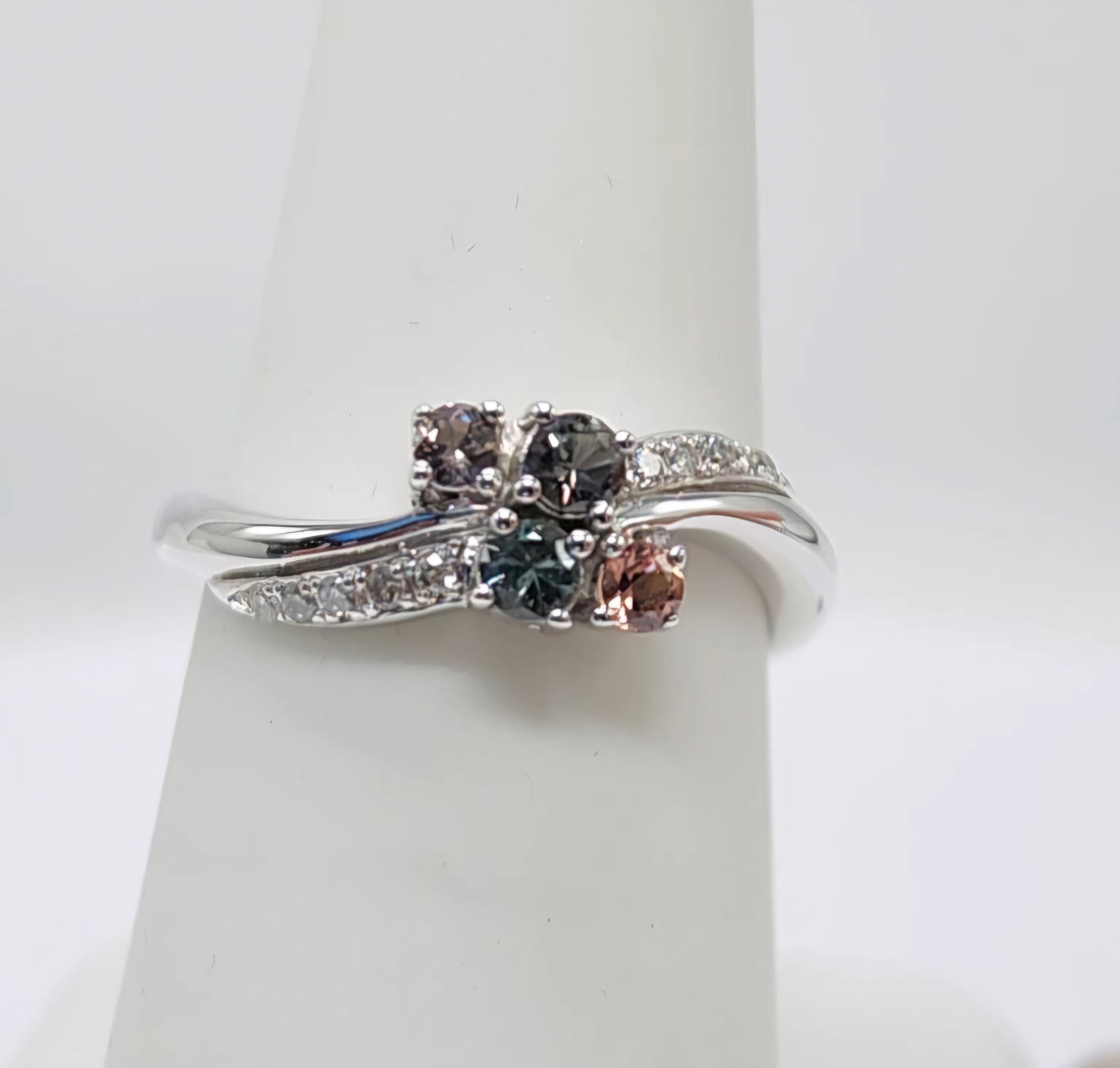 Cluster-Ring aus 18 Karat Weißgold mit Montana-Saphir und Diamant im Angebot 3