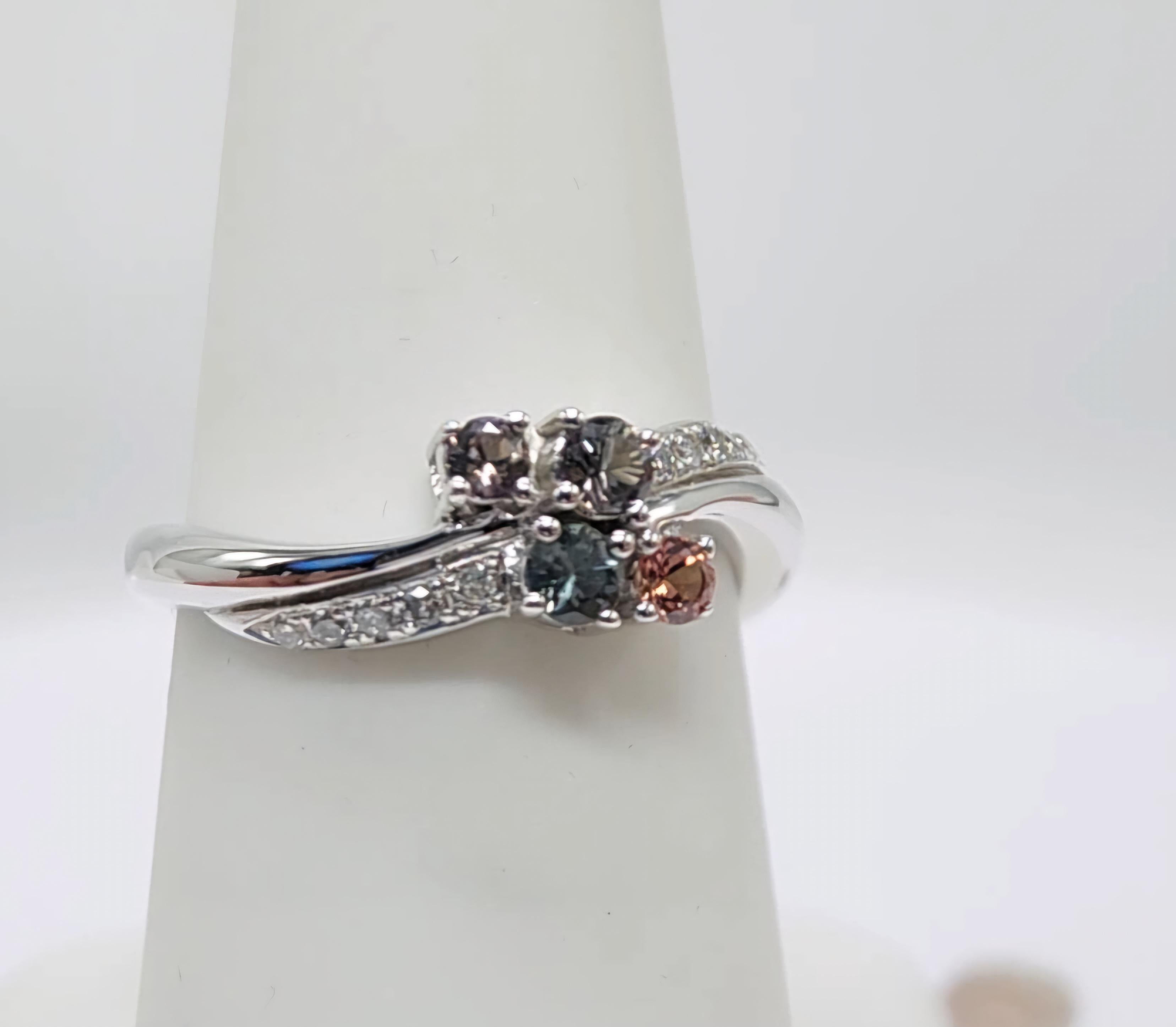 Cluster-Ring aus 18 Karat Weißgold mit Montana-Saphir und Diamant im Angebot 4