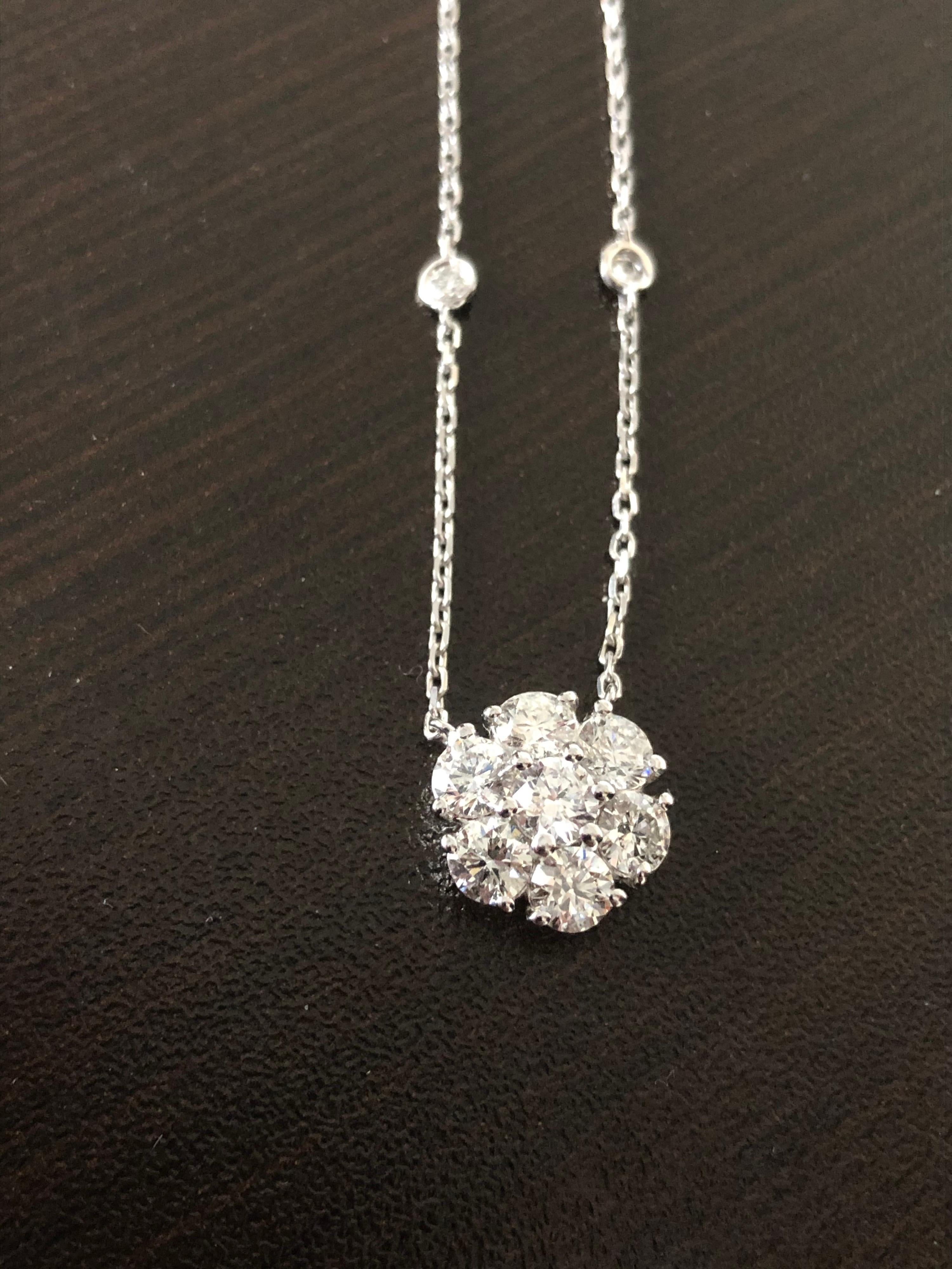 Pendentif grappe sur chaîne en forme de diamant par Yard Pour femmes en vente