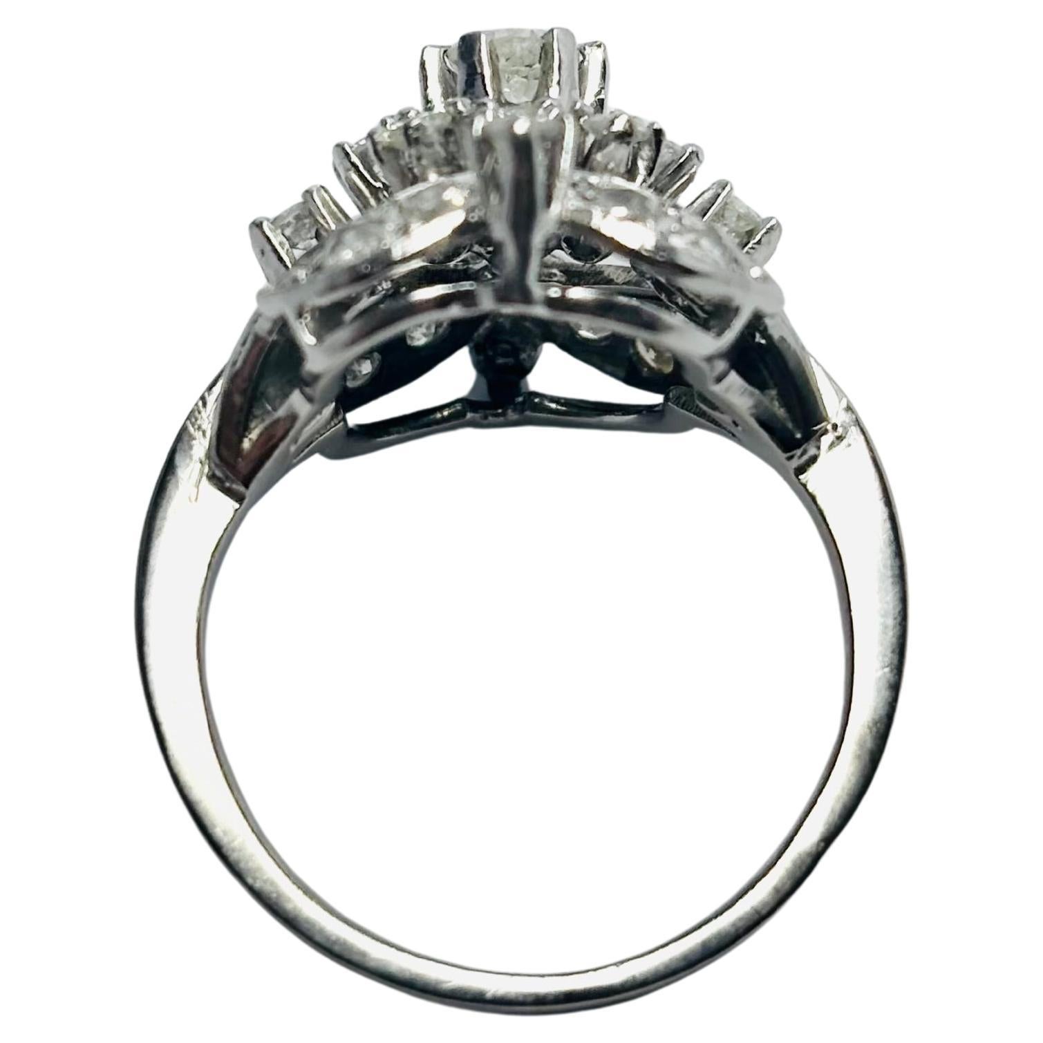 in vendita:  Cluster Retro Ring 1940 Natural Diamond 1.52 Ctw. White Gold 18 Karat 13