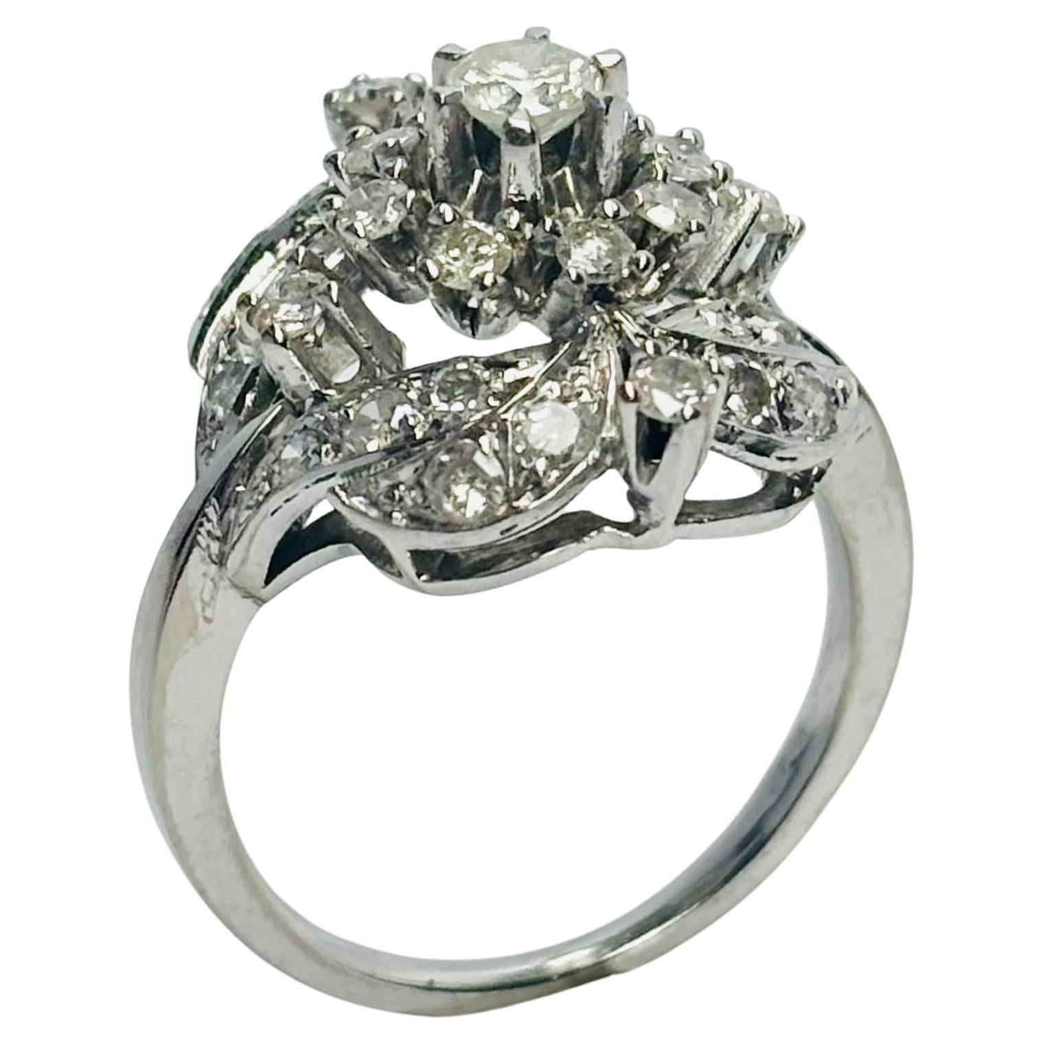 in vendita:  Cluster Retro Ring 1940 Natural Diamond 1.52 Ctw. White Gold 18 Karat 3