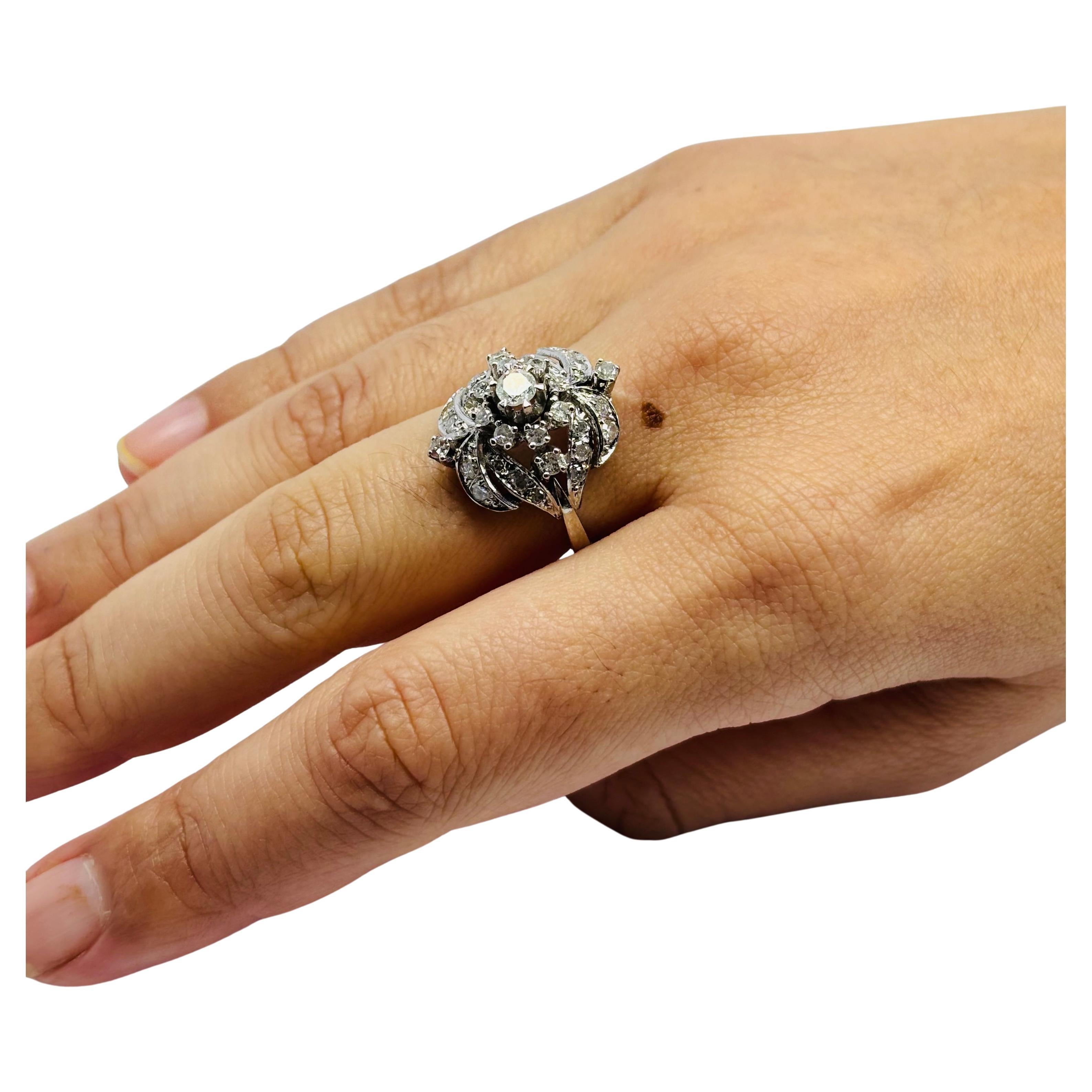 in vendita:  Cluster Retro Ring 1940 Natural Diamond 1.52 Ctw. White Gold 18 Karat 6