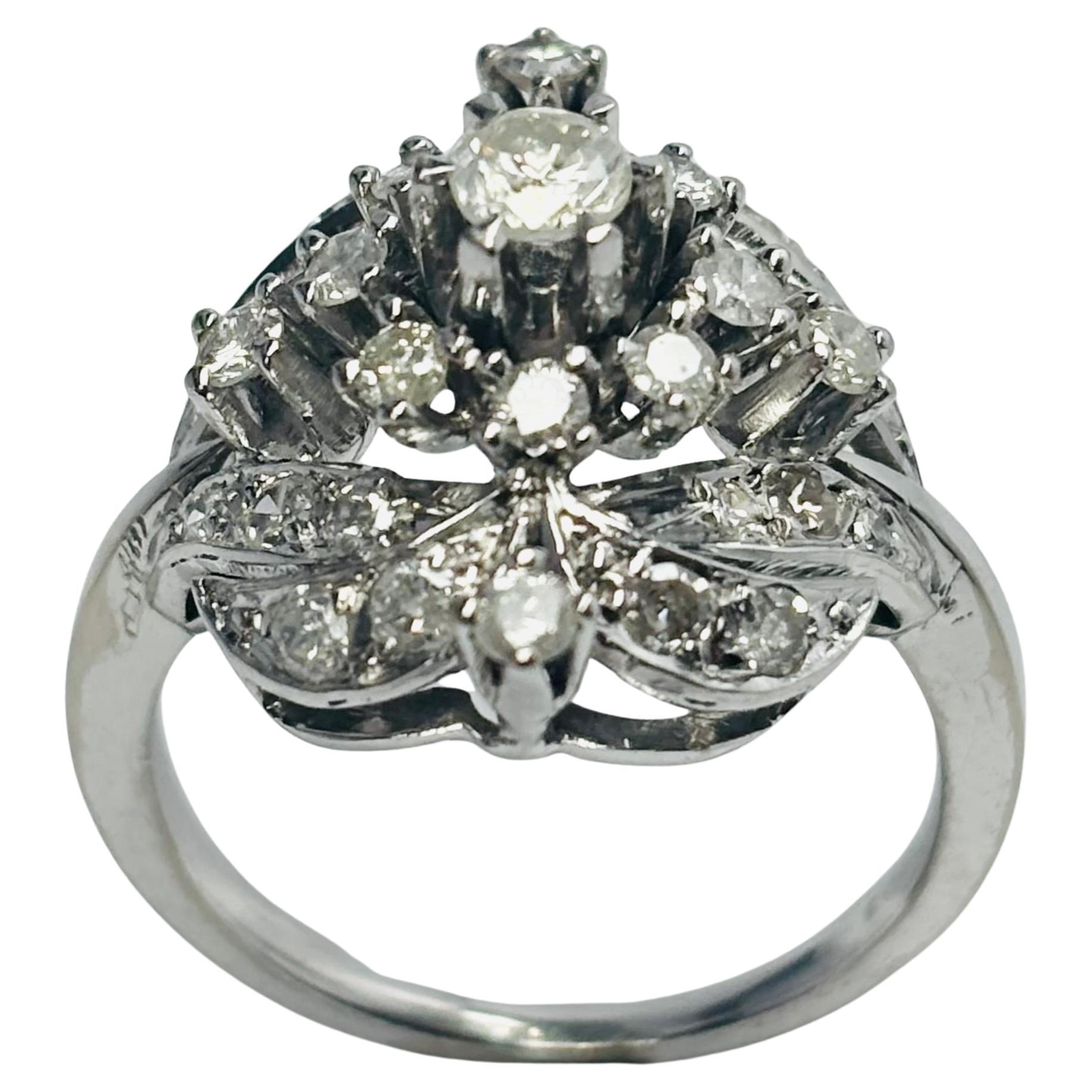 in vendita:  Cluster Retro Ring 1940 Natural Diamond 1.52 Ctw. White Gold 18 Karat 7