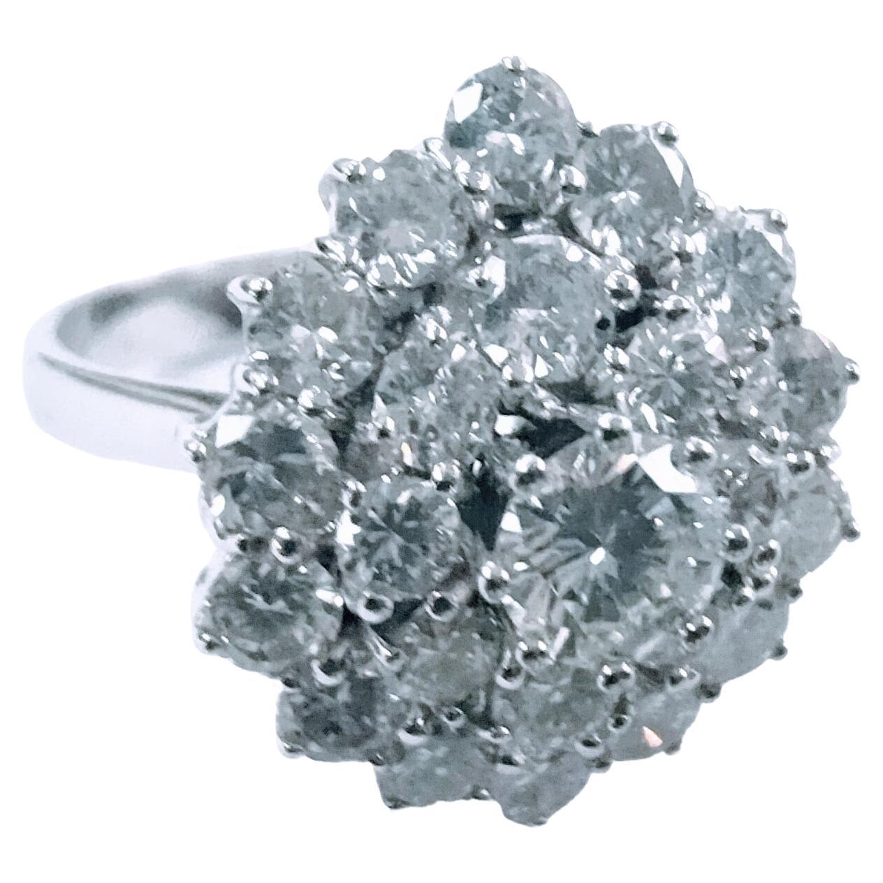 Cluster-Ring, Diamant, Brillantschliff, Weißgold, 18 Karat im Angebot 1