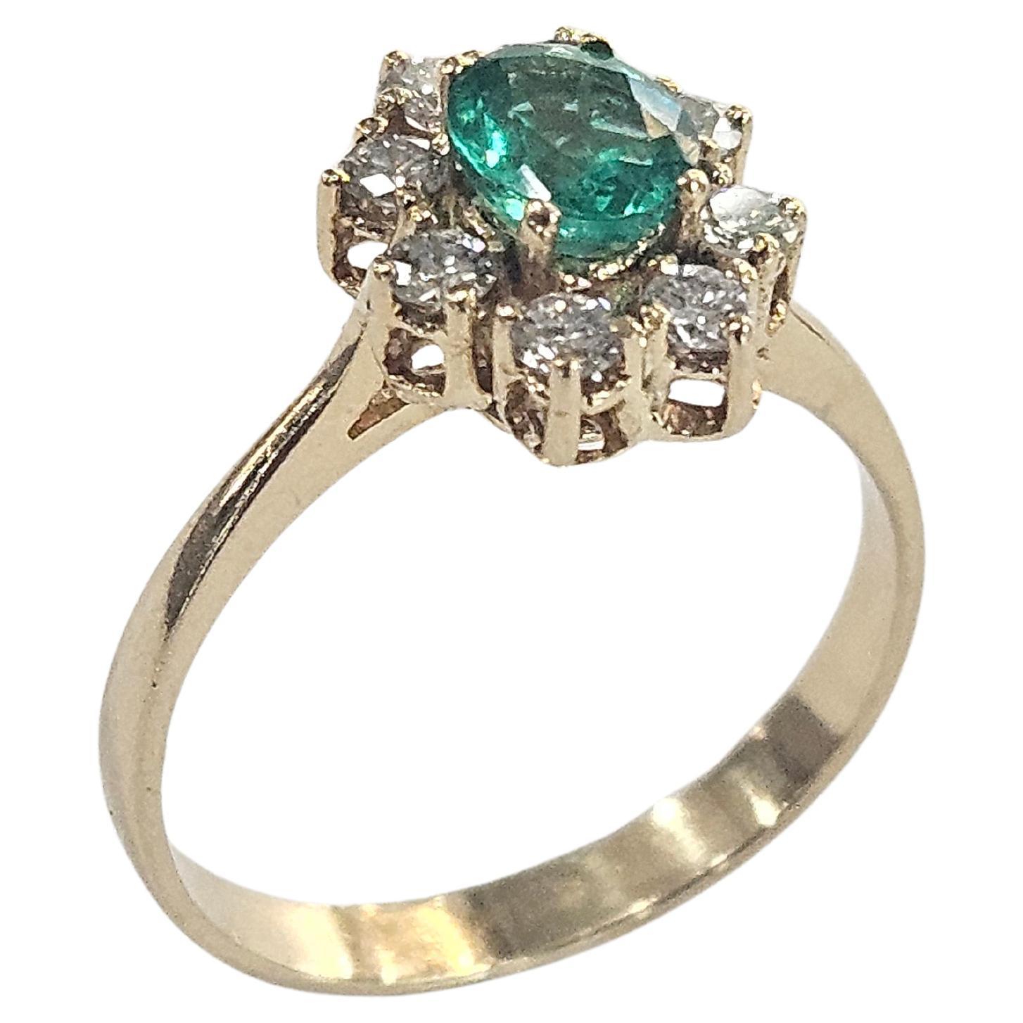 Cluster Ring Natural Emerald Colombia 0.60 Ctw. Diamond Yellow Gold 18 Karat in vendita 4