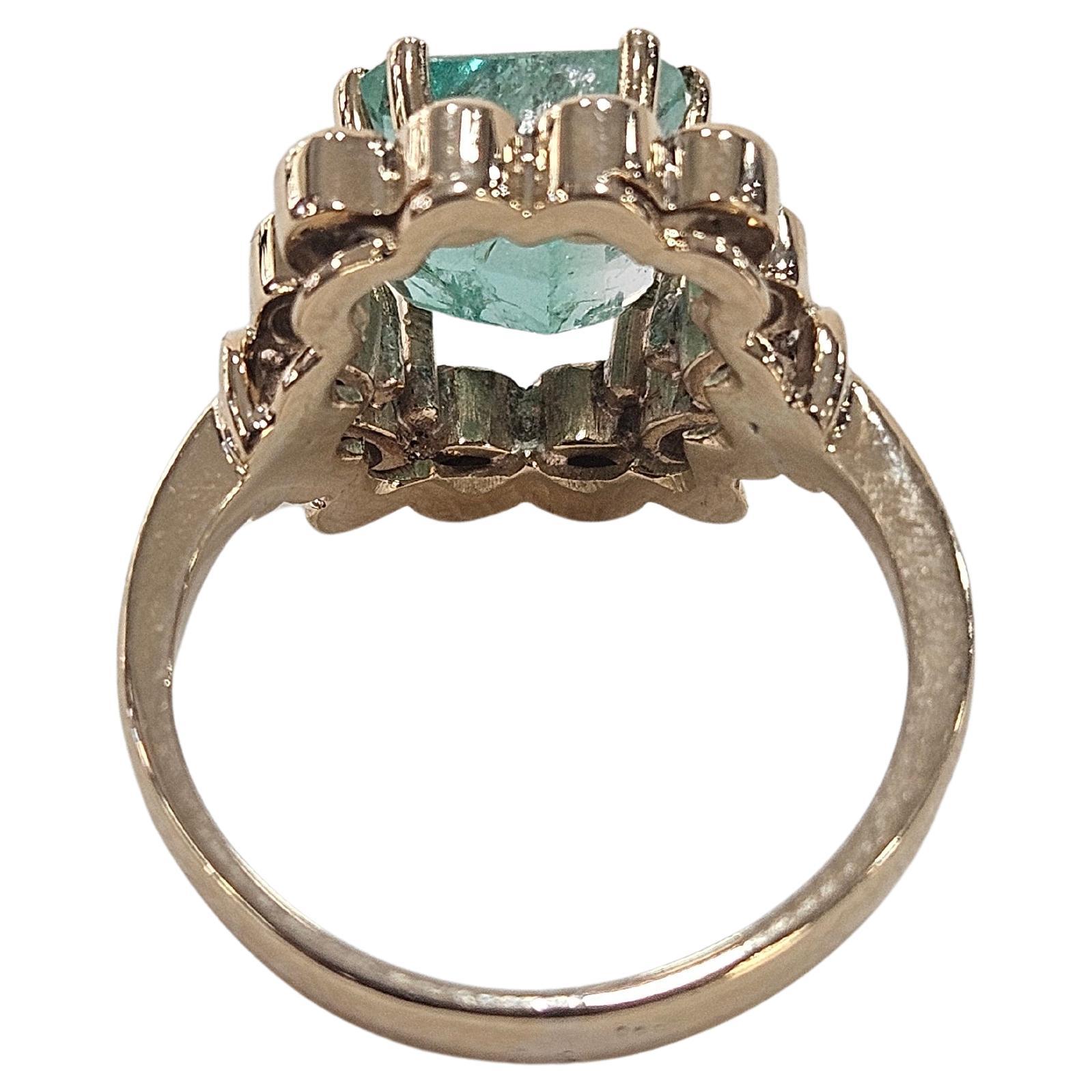 Cluster Ring Natürlicher Smaragd Kolumbien 2,20 Karat Diamant Gelbgold 18 kts im Angebot 3
