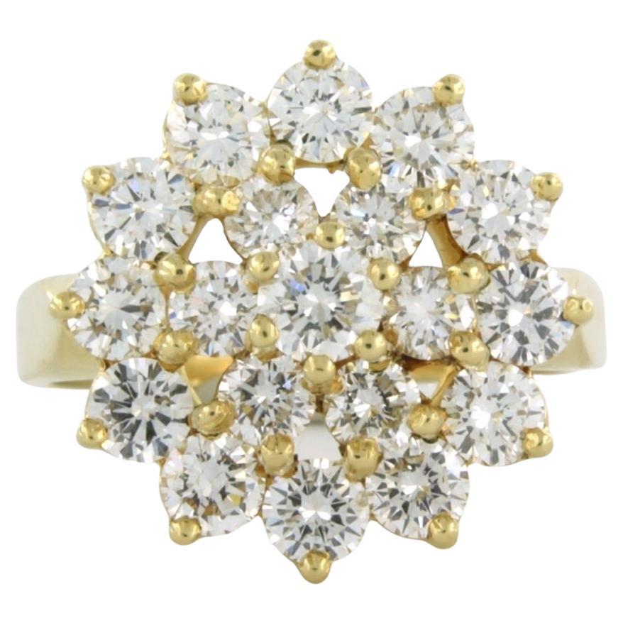 Cluster ring set with diamonds up to 2.30ct. 18k yellow gold For Sale