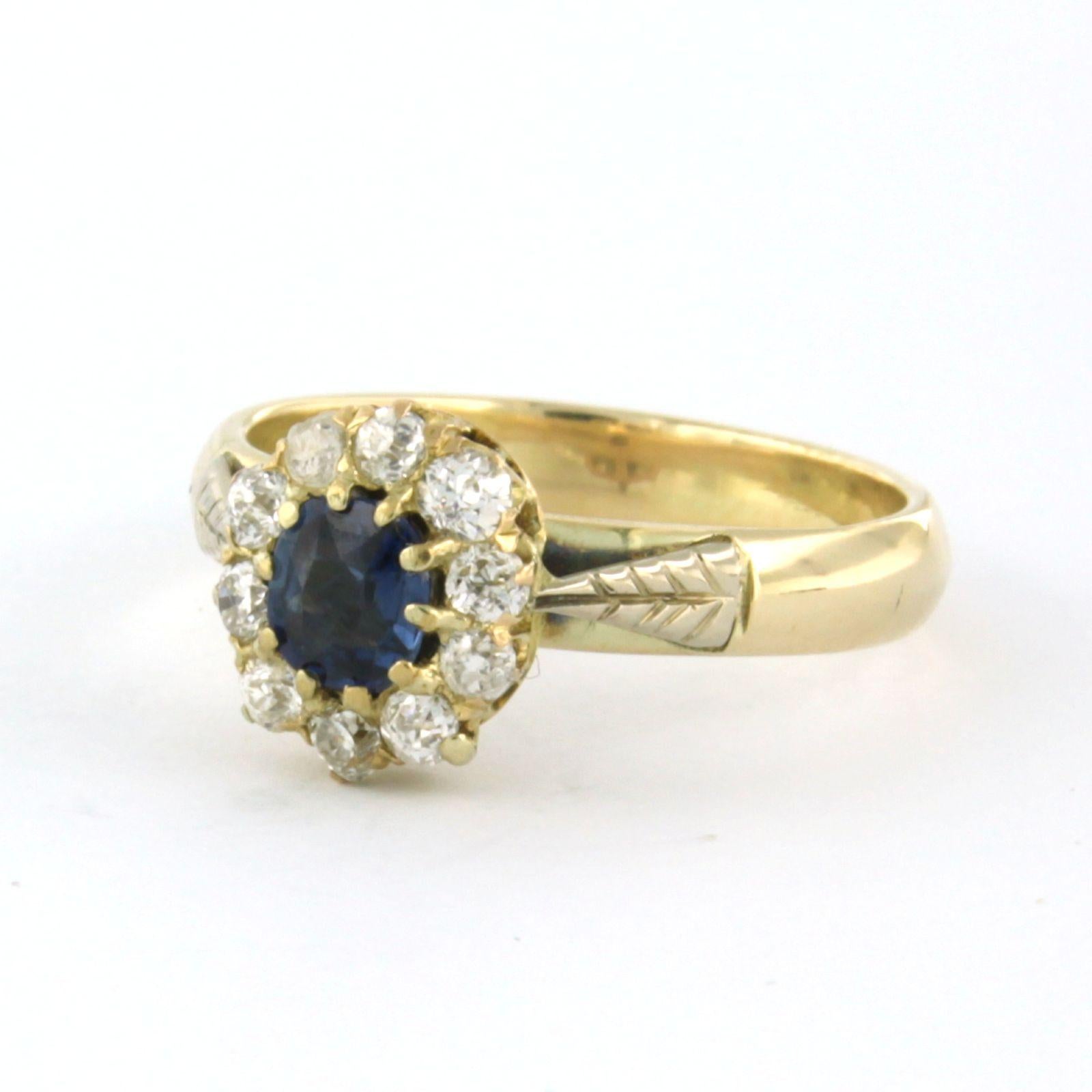 Cluster ring set with sapphire and diamonds 14k yellow gold For Sale 1