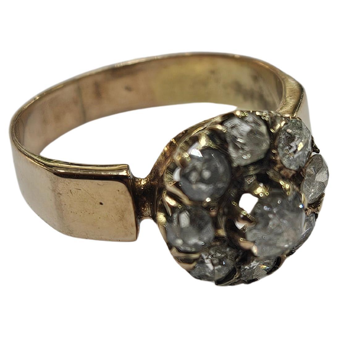 Victorien tardif Bague Cluster espagnole S.XIX Diamant 0.72 Ctw. Or jaune 18 carats, taille mine ancienne en vente