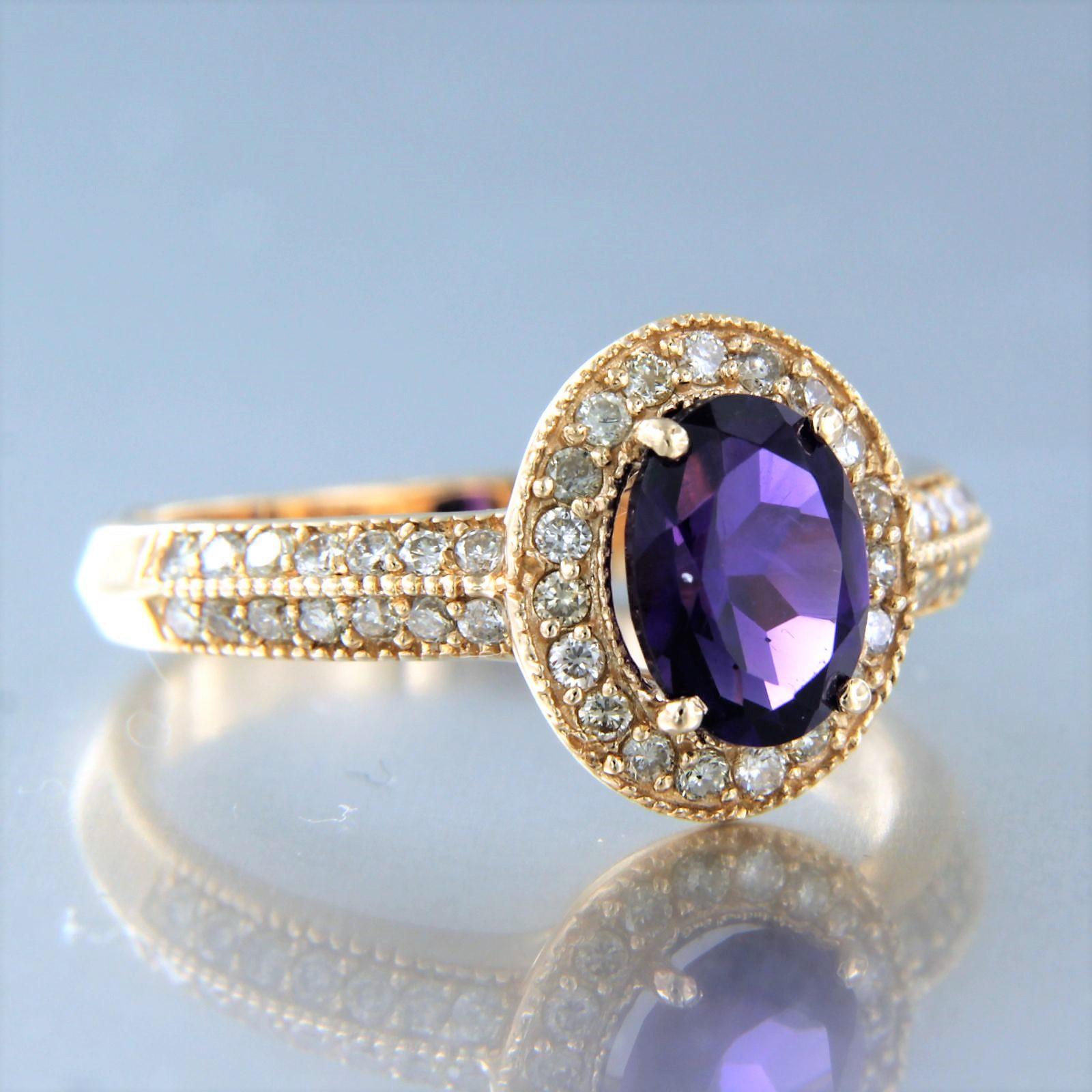 Modern Cluster ring with amethyst and diamonds 14k pink gold For Sale