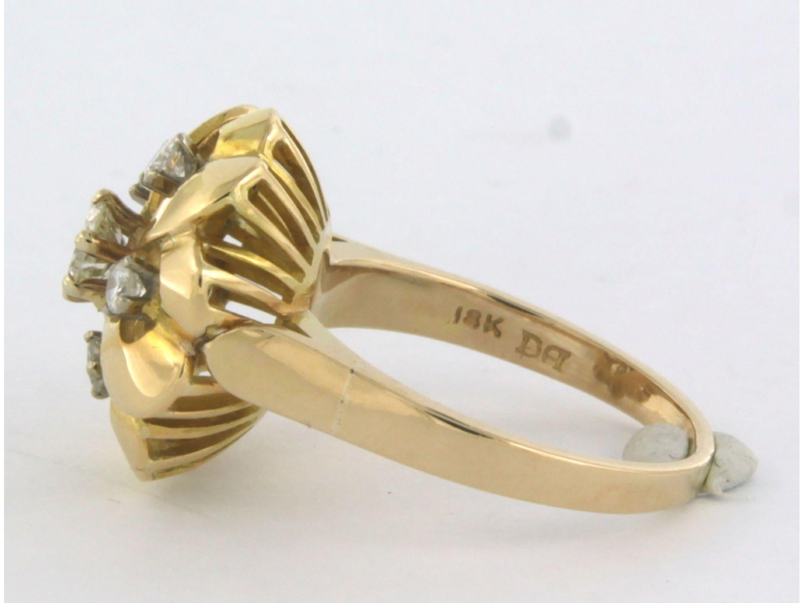 Cluster-Ring mit Diamanten im Brillantschliff bis zu 0,45 Karat 14k Gelbgold 5,7 Gramm Damen im Angebot