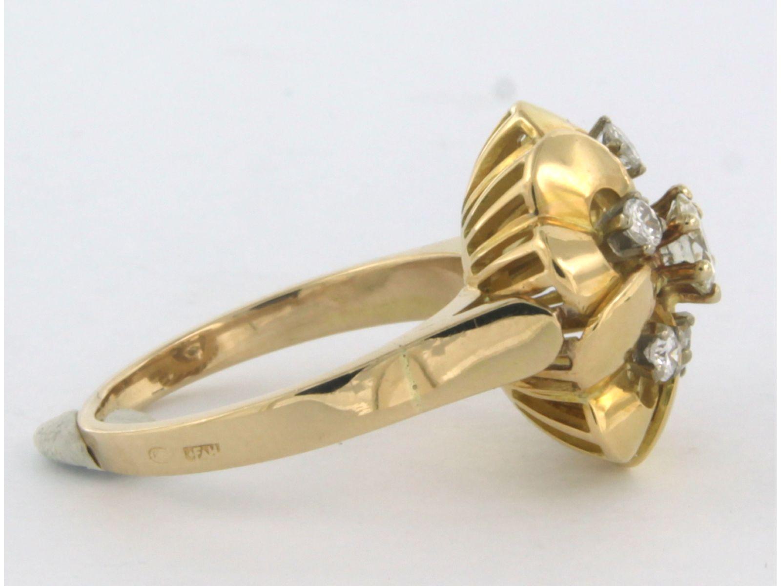 Cluster-Ring mit Diamanten im Brillantschliff bis zu 0,45 Karat 14k Gelbgold 5,7 Gramm im Angebot 1