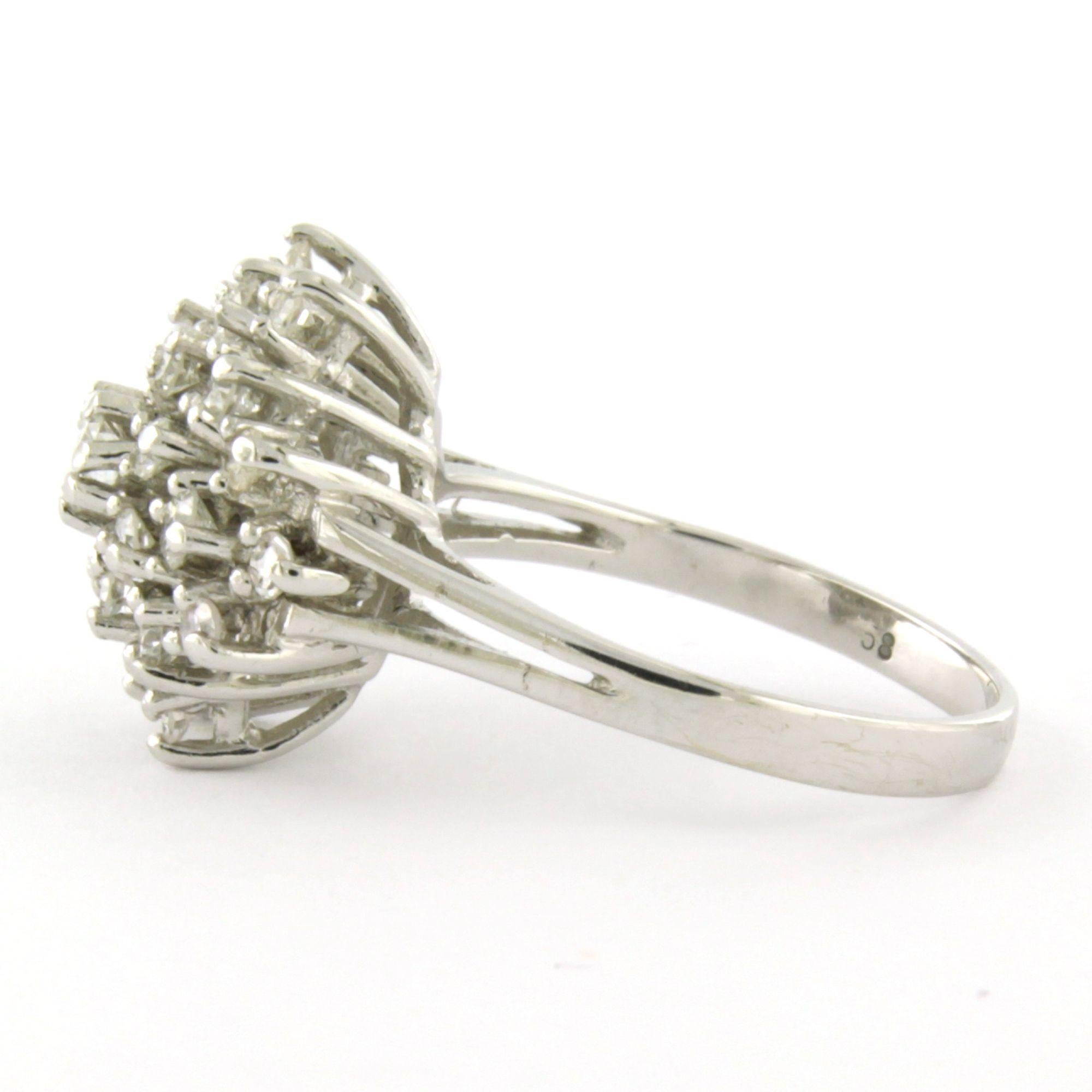 Cluster-Ring mit Diamanten im Brillantschliff bis zu 1,00ct 4,5 Gramm 14k Weißgold im Zustand „Hervorragend“ im Angebot in The Hague, ZH