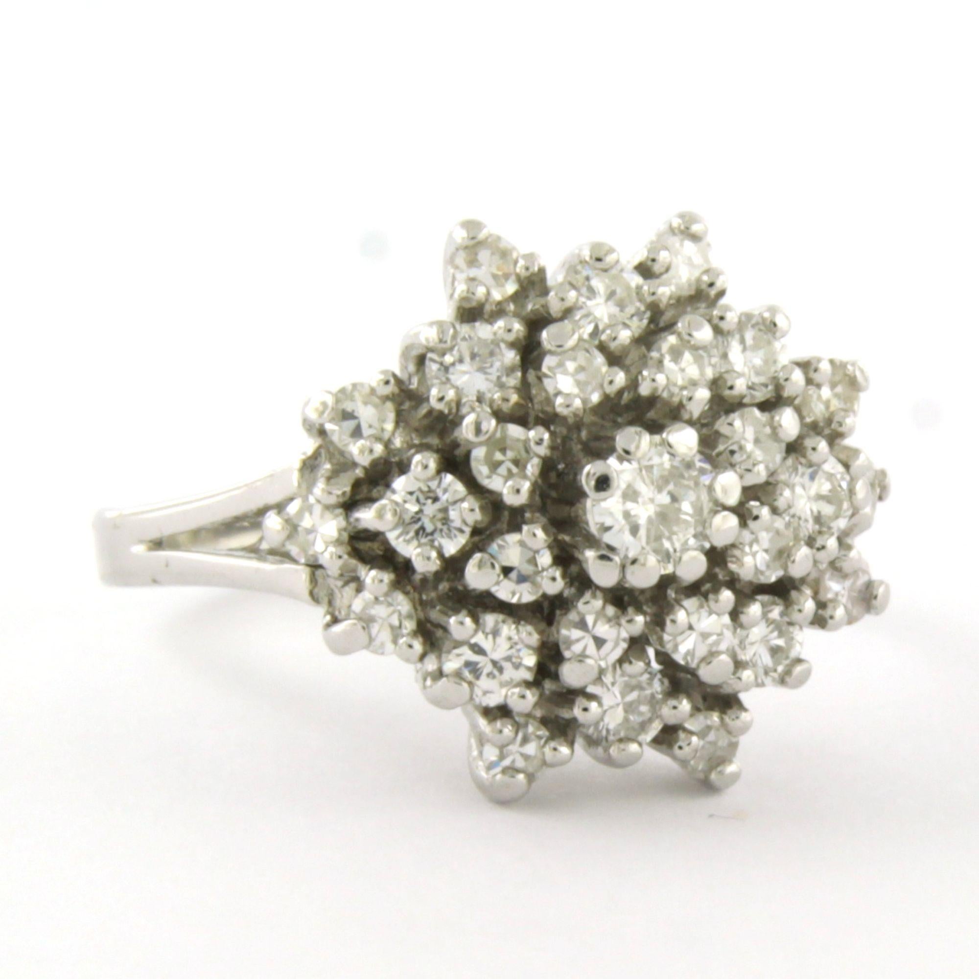 Cluster-Ring mit Diamanten im Brillantschliff bis zu 1,00ct 4,5 Gramm 14k Weißgold im Angebot 2