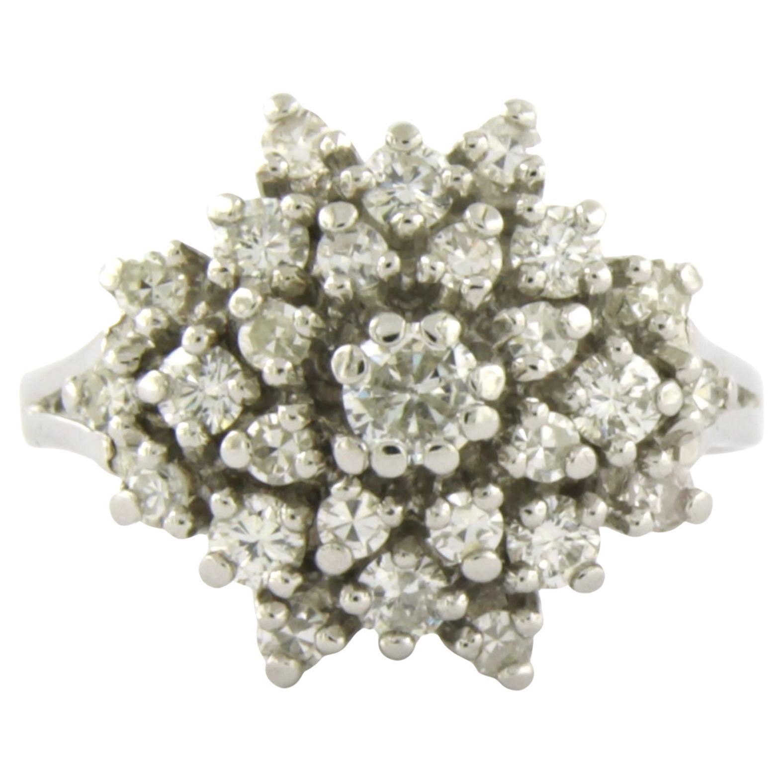 Cluster-Ring mit Diamanten im Brillantschliff bis zu 1,00ct 4,5 Gramm 14k Weißgold im Angebot