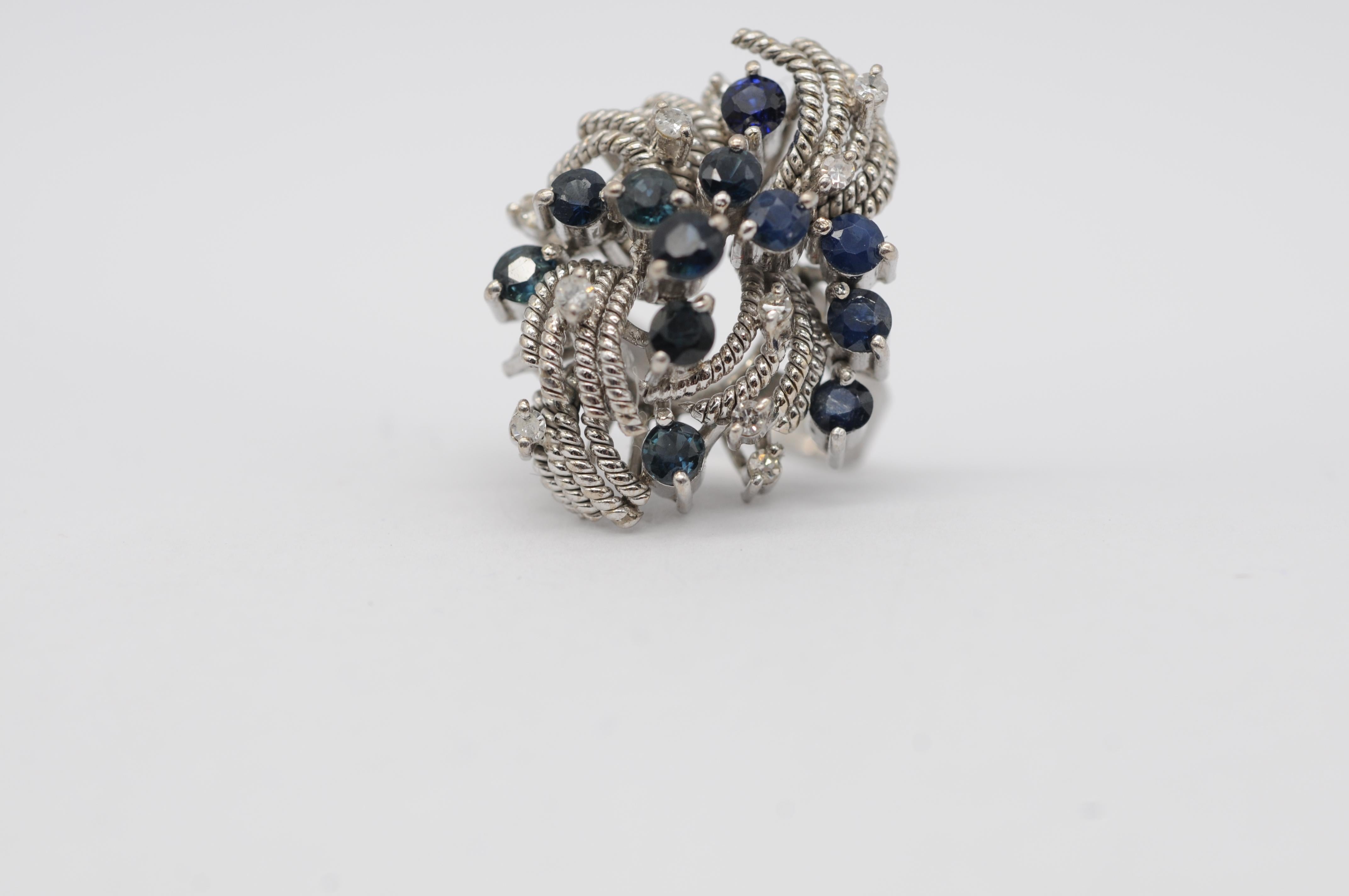 18 Karat Weißgold Cluster-Ring mit Saphiren im Brillantschliff und Diamanten im Angebot 6