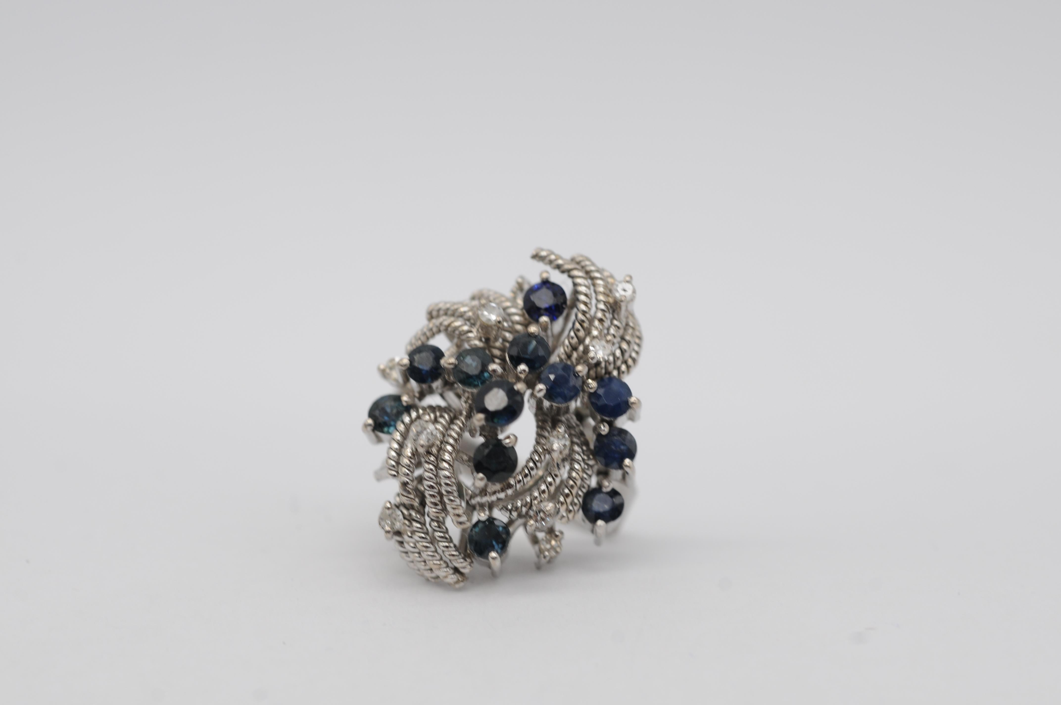 18 Karat Weißgold Cluster-Ring mit Saphiren im Brillantschliff und Diamanten für Damen oder Herren im Angebot