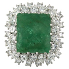 Cluster ring with centre stone emerald 5.00ct and diamonds 14k white gold