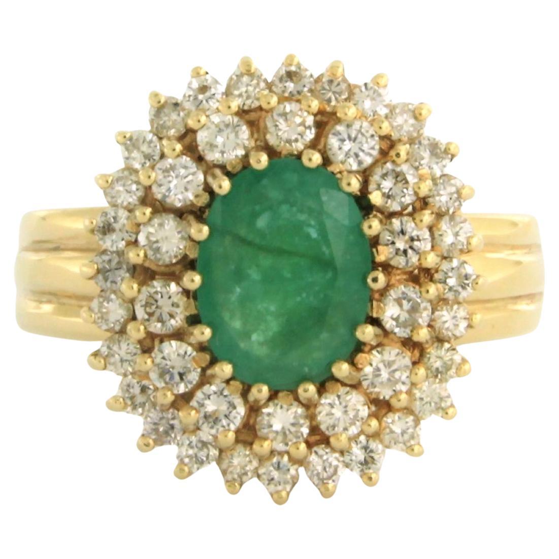 Cluster Ring with emerald and diamonds 14k yellow gold For Sale