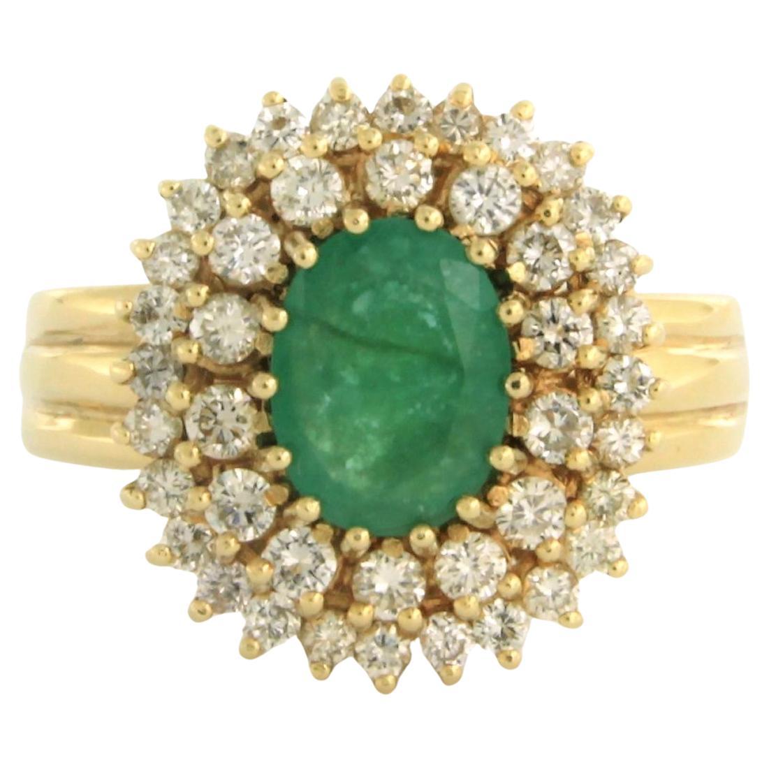 Cluster Ring with emerald and diamonds 14k yellow gold For Sale