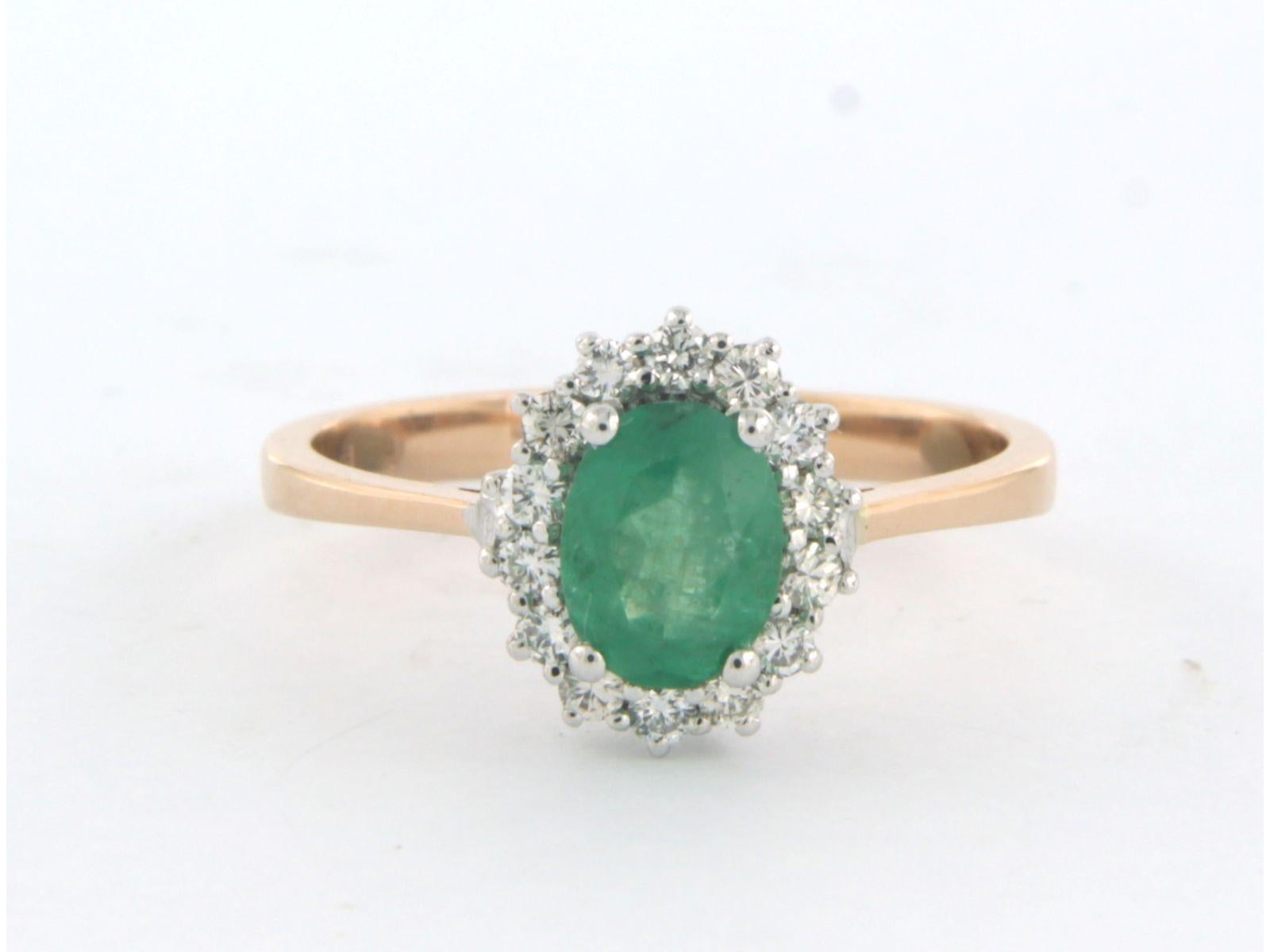 18k bicolour gold entourage ring with a central emerald 0.92 ct and a brilliant cut diamond 0.24 ct as an entourage - F/G - VS/SI - ring size U.S. 7.5 - EU. 17.5 (55)

detailed description

the top of the ring is in an oval shape of 1.1 cm by 9.5 mm