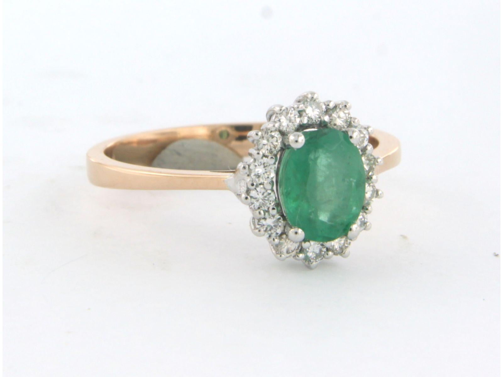 Modern Cluster Ring with emerald and diamonds 18k bicolour gold  For Sale