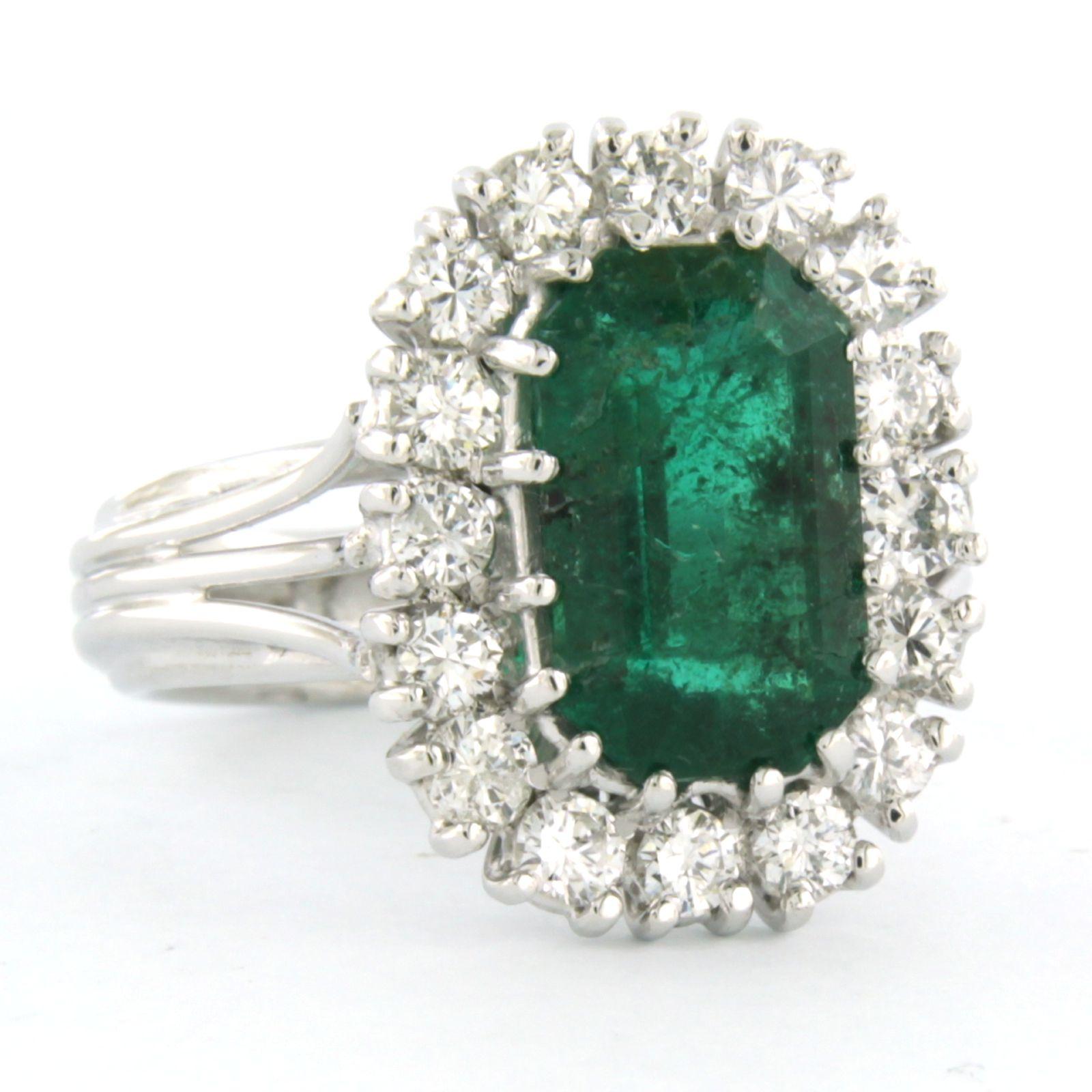 Modern Cluster ring with emerald total 3.00ct and diamonds total 0.70ct 14k white gold For Sale
