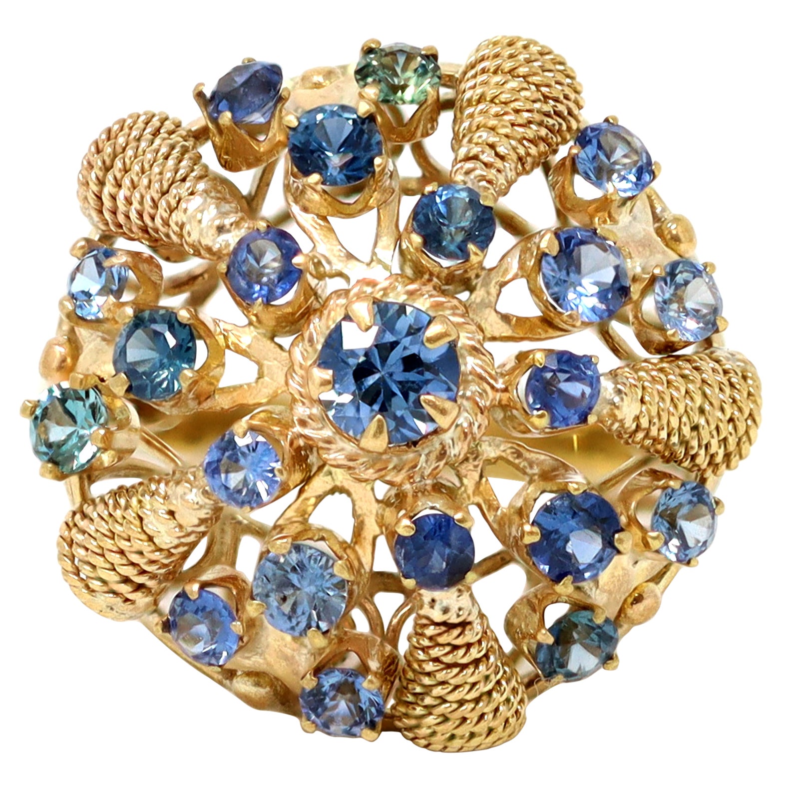 Anillo Cúpula de Zafiro en Racimo Circa 1930 en 14K en venta