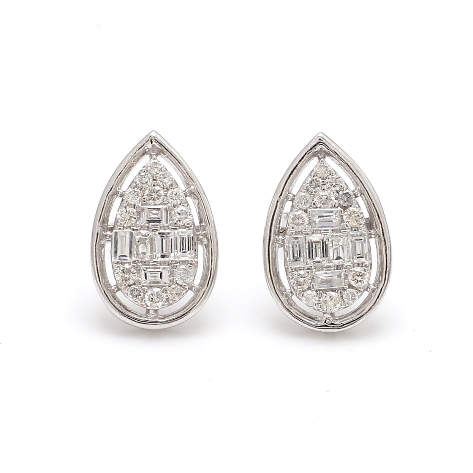 Modernist Clustered 1ct Diamonds Pear-Shaped Stud Earrings 18k Solid White Gold For Sale