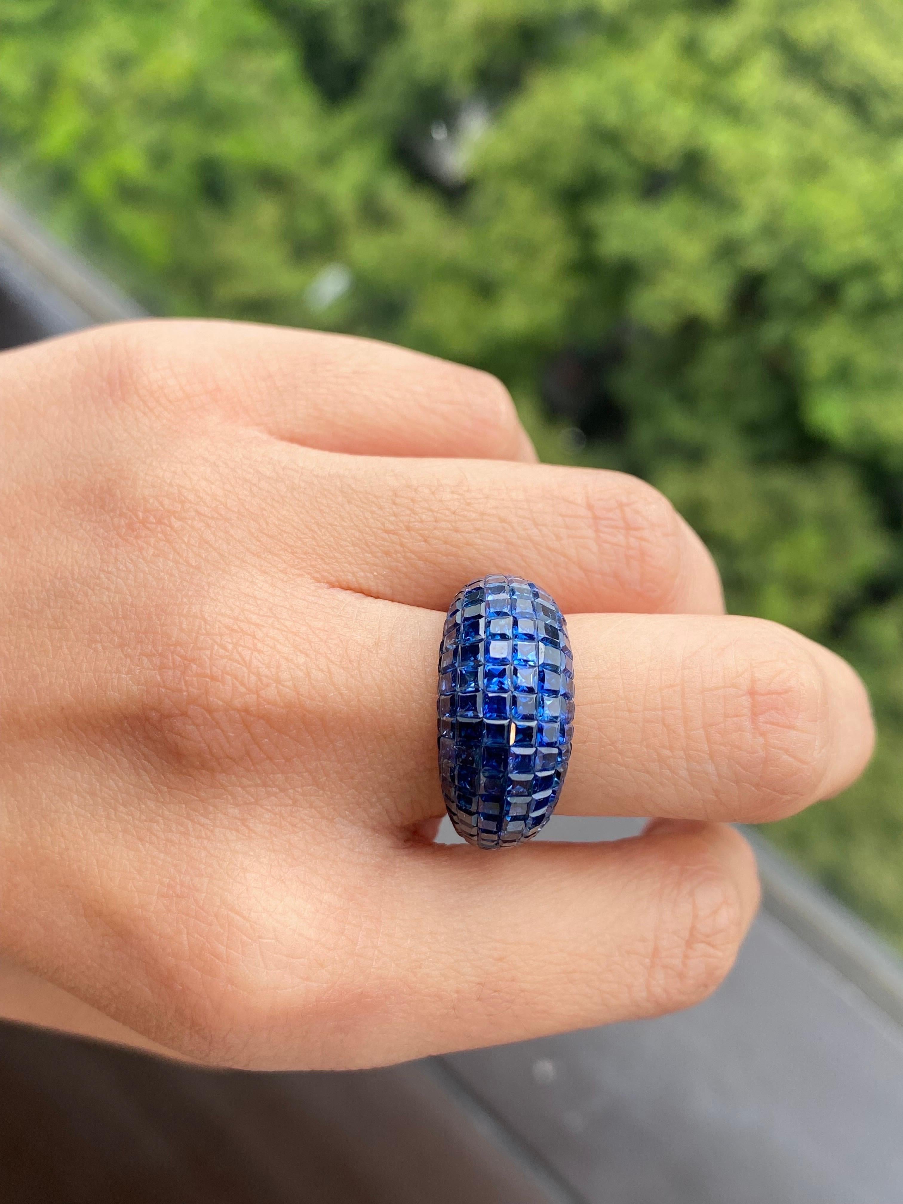 Art Deco Clustered Blue Sapphire and 18K White Gold Dome Cocktail Ring For Sale