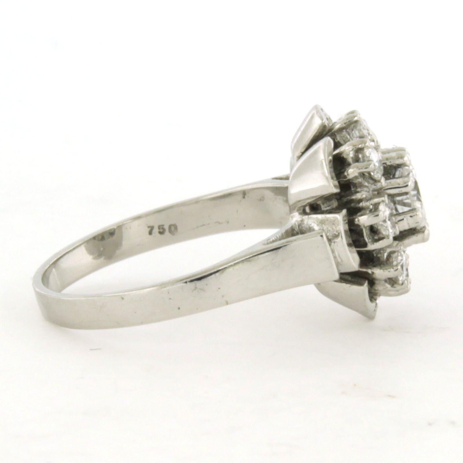 Entourage-Ring aus 18k Weißgold mit Brillantschliff-Diamant 0,64 ct F/G-VS/SI- Ringgröße US 5.25 - EU 16 (50)

detaillierte Beschreibung:

Die Oberseite des Rings hat einen Durchmesser von 1,2 cm Breite und 6,8 mm Höhe.

Ringgröße US 5.25 - EU 16