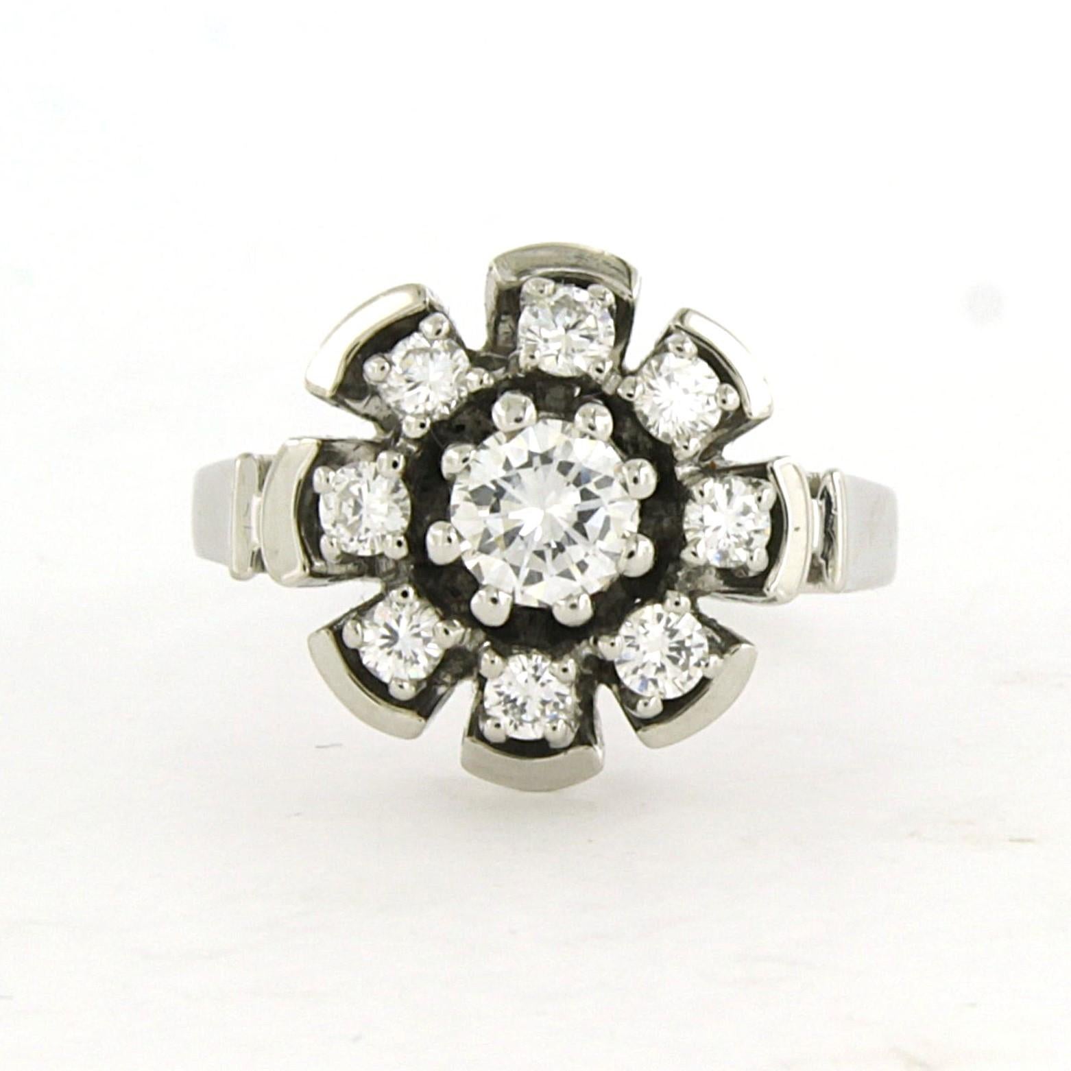 Entourage-Ring aus 18k Weißgold mit Brillantschliff-Diamant 0,64 ct F/G-VS/SI- Ringgröße US 5.25 - EU 16 (50)

detaillierte Beschreibung:

Die Oberseite des Rings hat einen Durchmesser von 1,2 cm Breite und 6,8 mm Höhe.

Ringgröße US 5.25 - EU 16