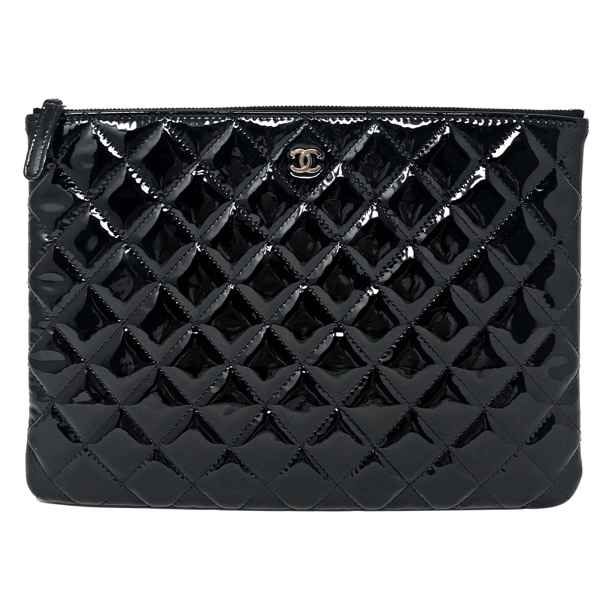 Clutch Chanel Paris matelassé patent leather, 2015 