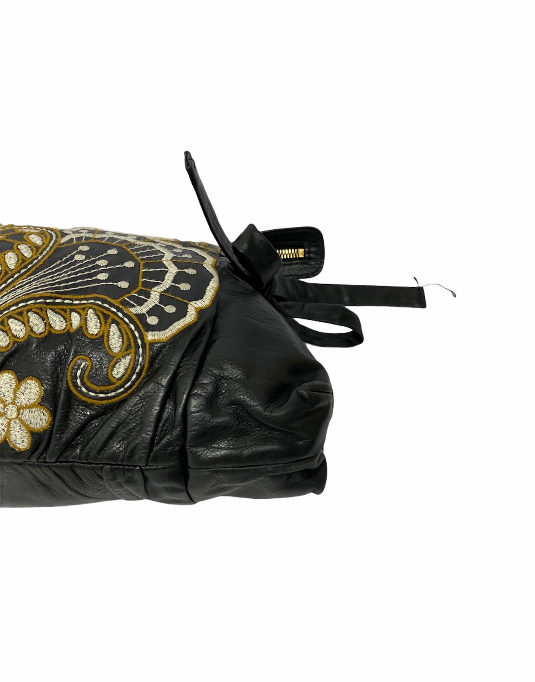 Clutch Gucci Hysteria Bag in Black Leather with Floral Embroidery 1