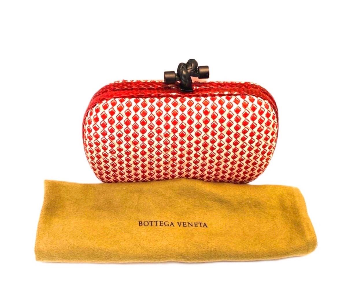 Clutch Knot BOTTEGA VENETA python inserts , 2018 In Excellent Condition For Sale In Milan, IT