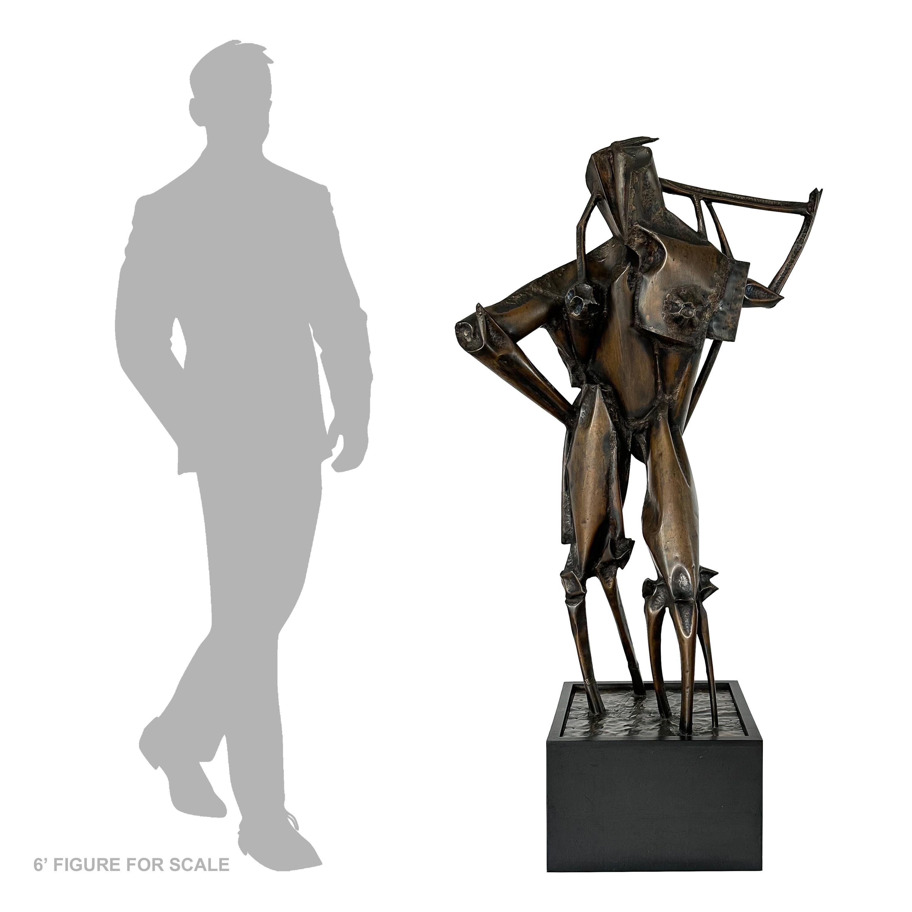 Cette sculpture abstraite monumentale en bronze de Clyde Ball (1929-2017) est une exploration profonde de la forme et du concept, d'une hauteur impressionnante de 63 pouces. Créée dans les années 1970, elle présente l'énergie brute et non raffinée