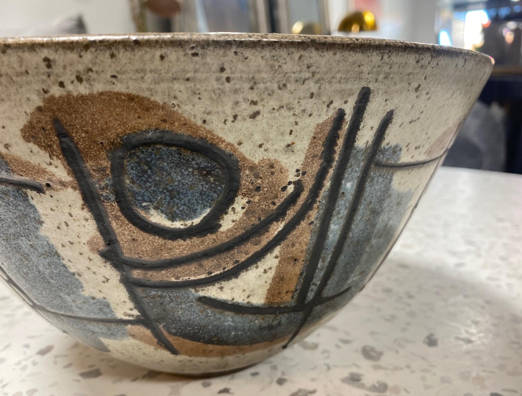 Clyde Burt Signed Large Mid-Century Modern Studio Pottery Ceramic Art Bowl In Good Condition For Sale In Studio City, CA