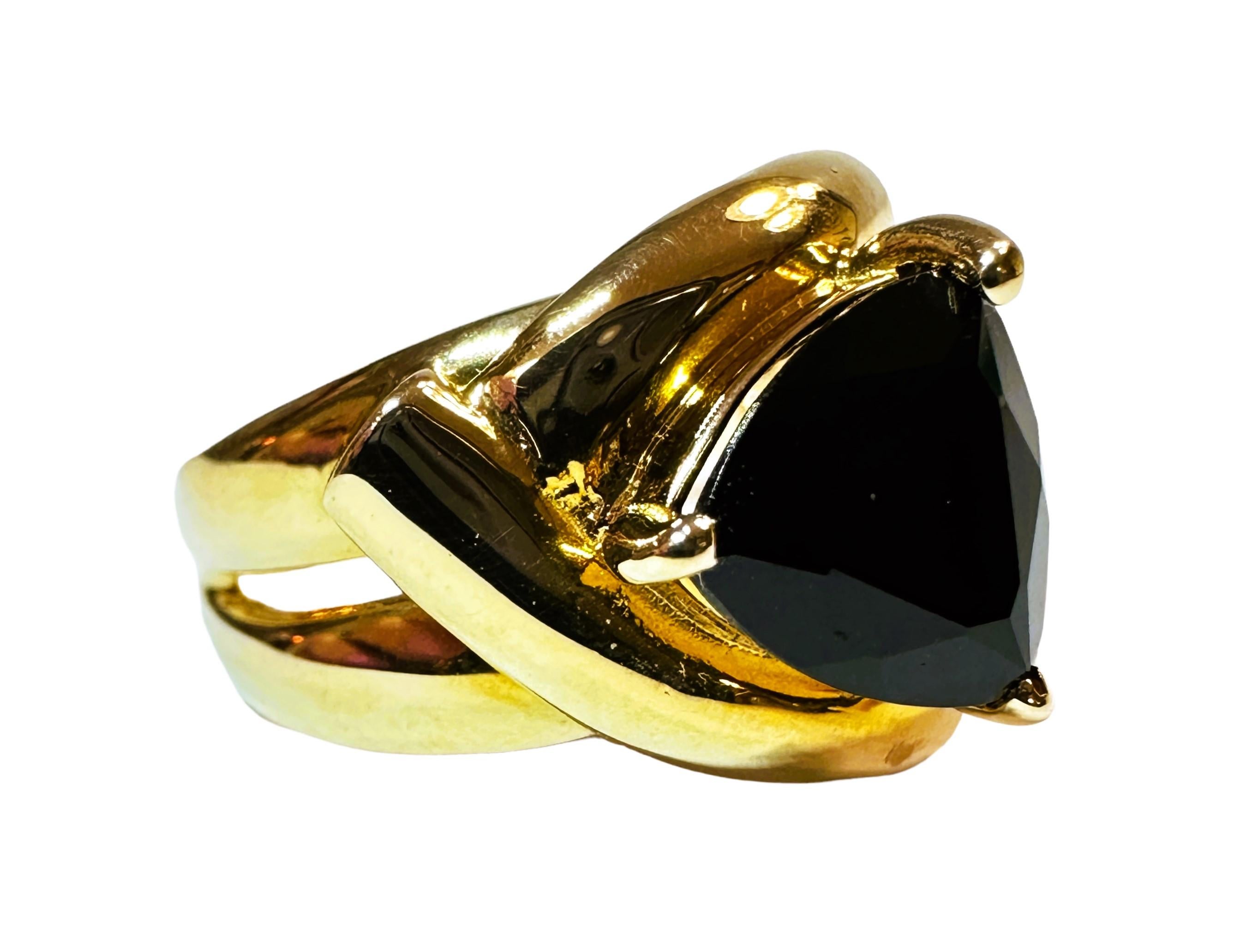 Clyde Duneier 14K Yellow Gold Trillion Cut Black Onyx Ring Size 6.25 In Excellent Condition In Eagan, MN