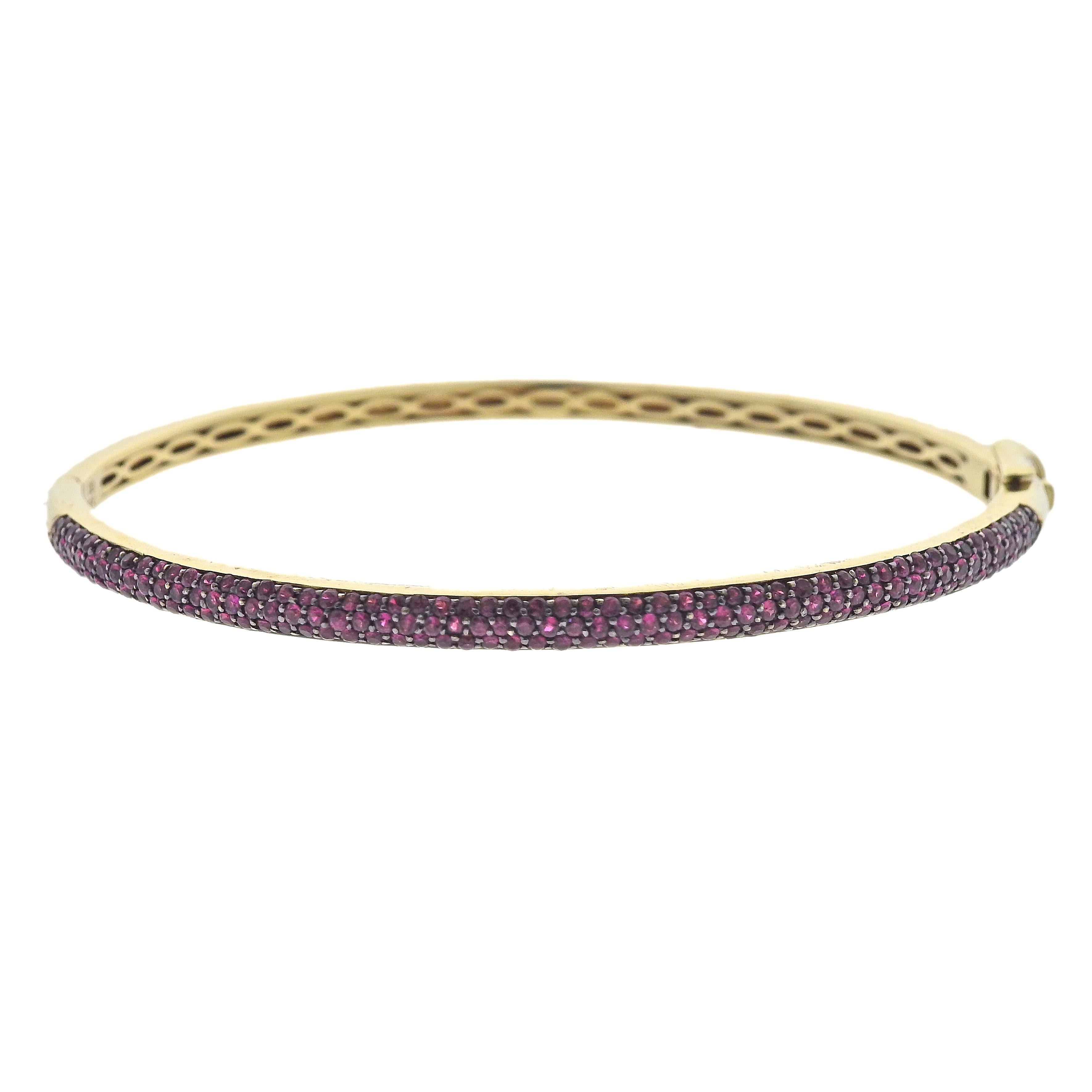 Clyde Duneier Gold-Rubin-Armspange. Mit ca. 1,80ctw in Rubinen. Das Armband passt an ein 6 3/4