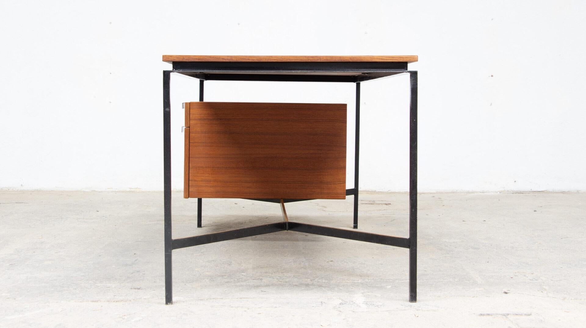 French CM 172 desk by Pierre Paulin for Thonet, 1960' For Sale